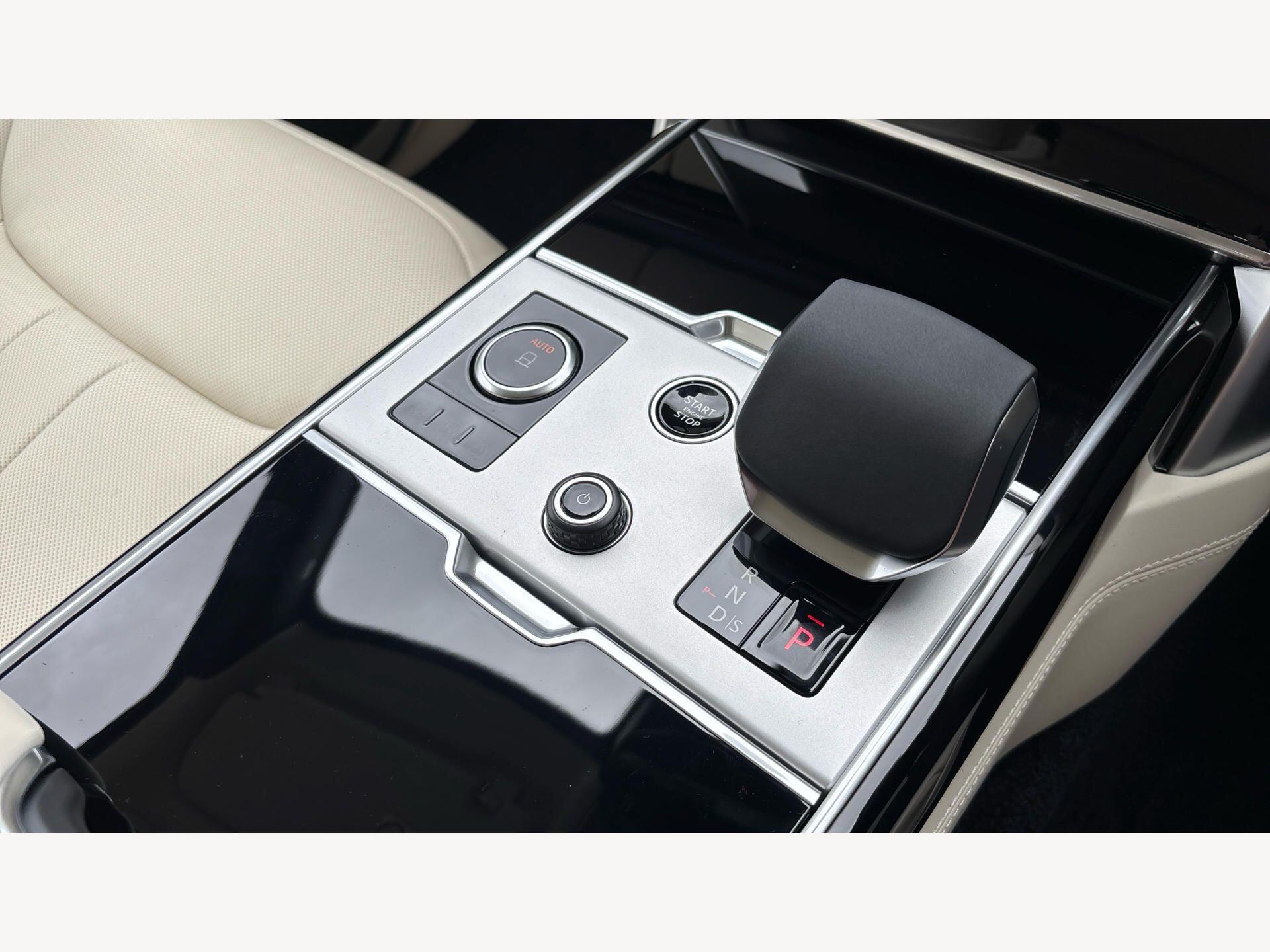 Land Rover Range Rover view 16