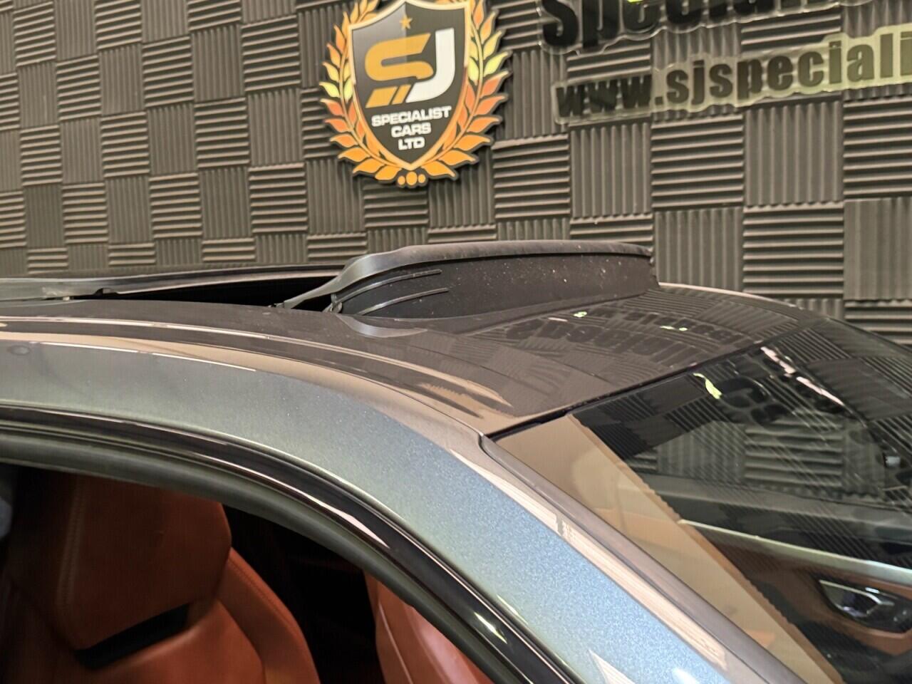 Lamborghini Urus view 31