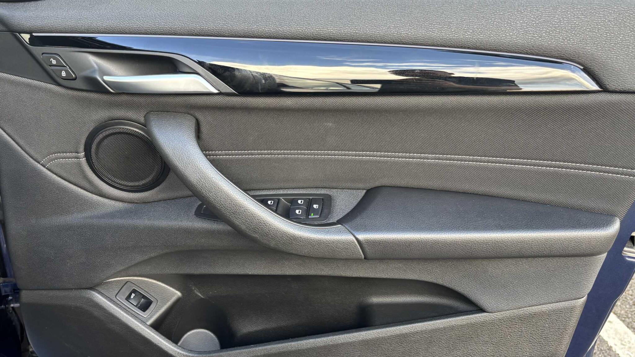 BMW X2 view 25