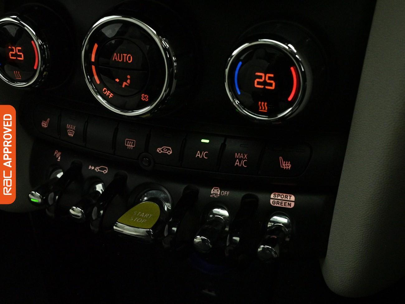 MINI Hatch view 18