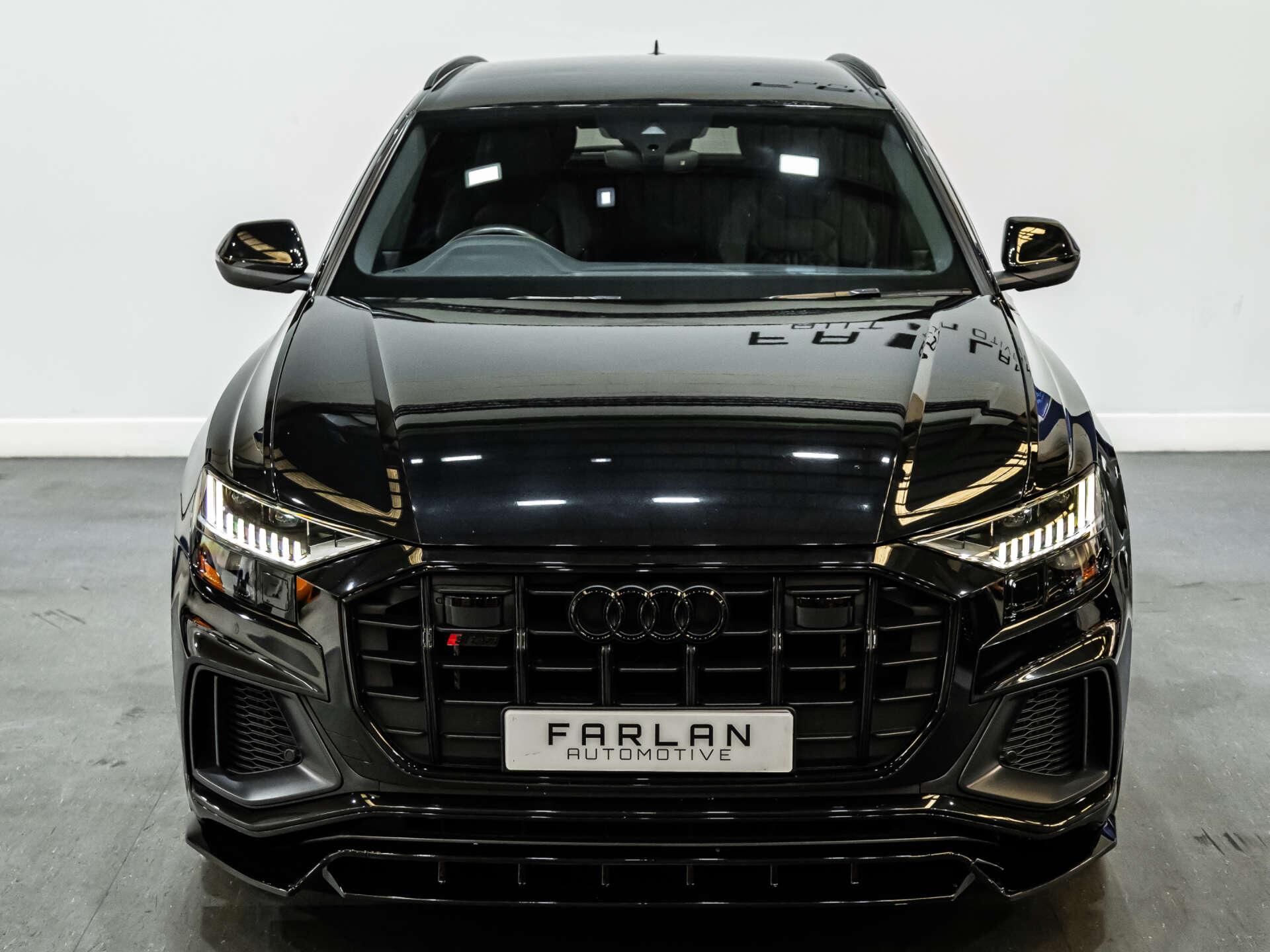 Audi SQ8 view 15