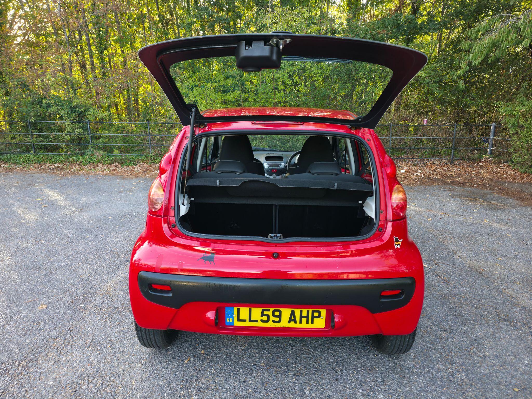 Peugeot 107 view 18
