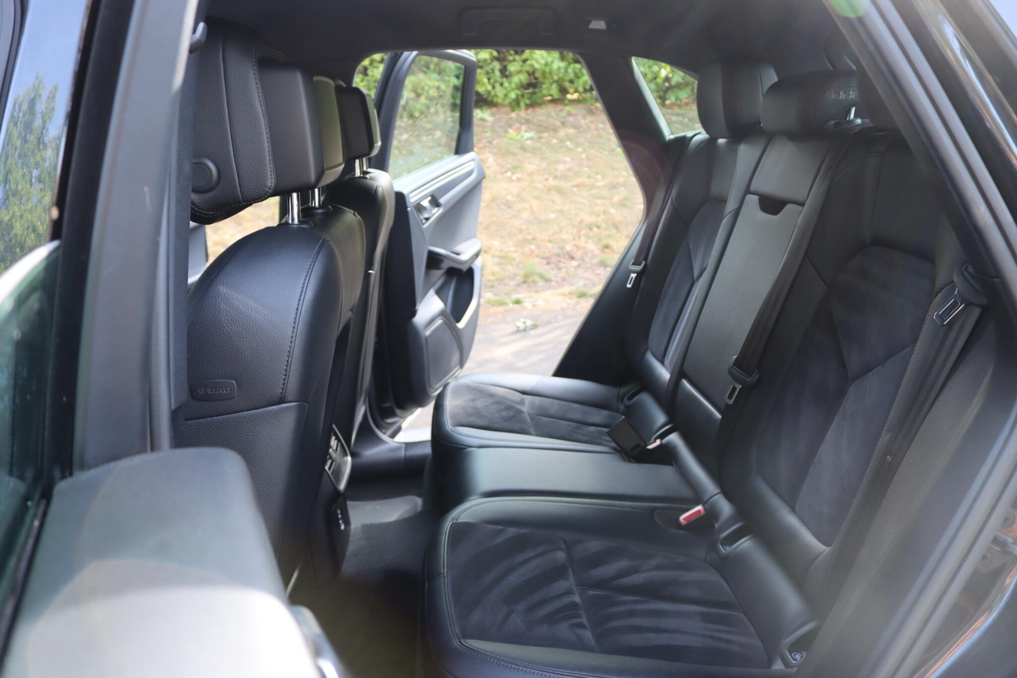 Porsche Macan view 37