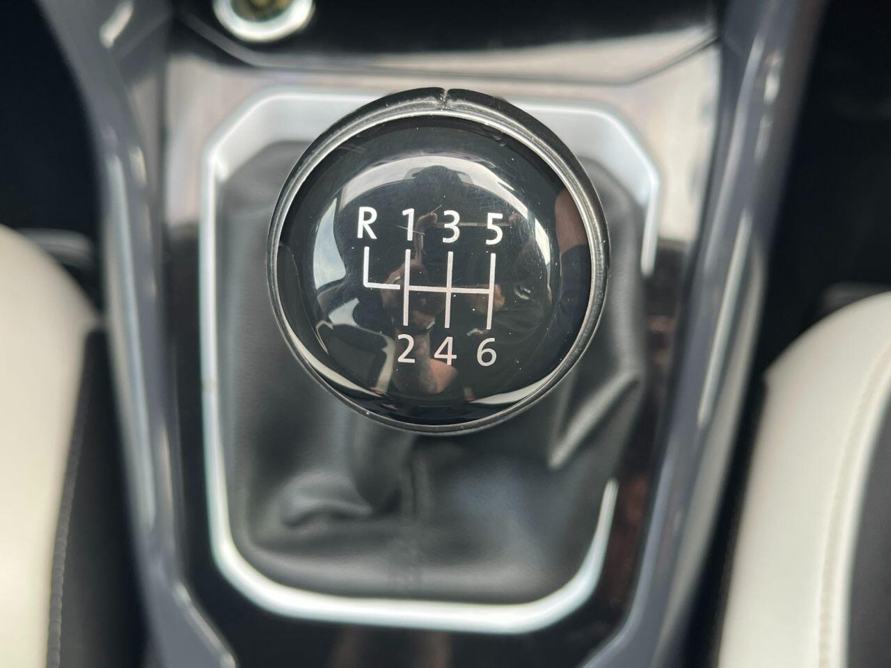 Volkswagen T-Roc view 23