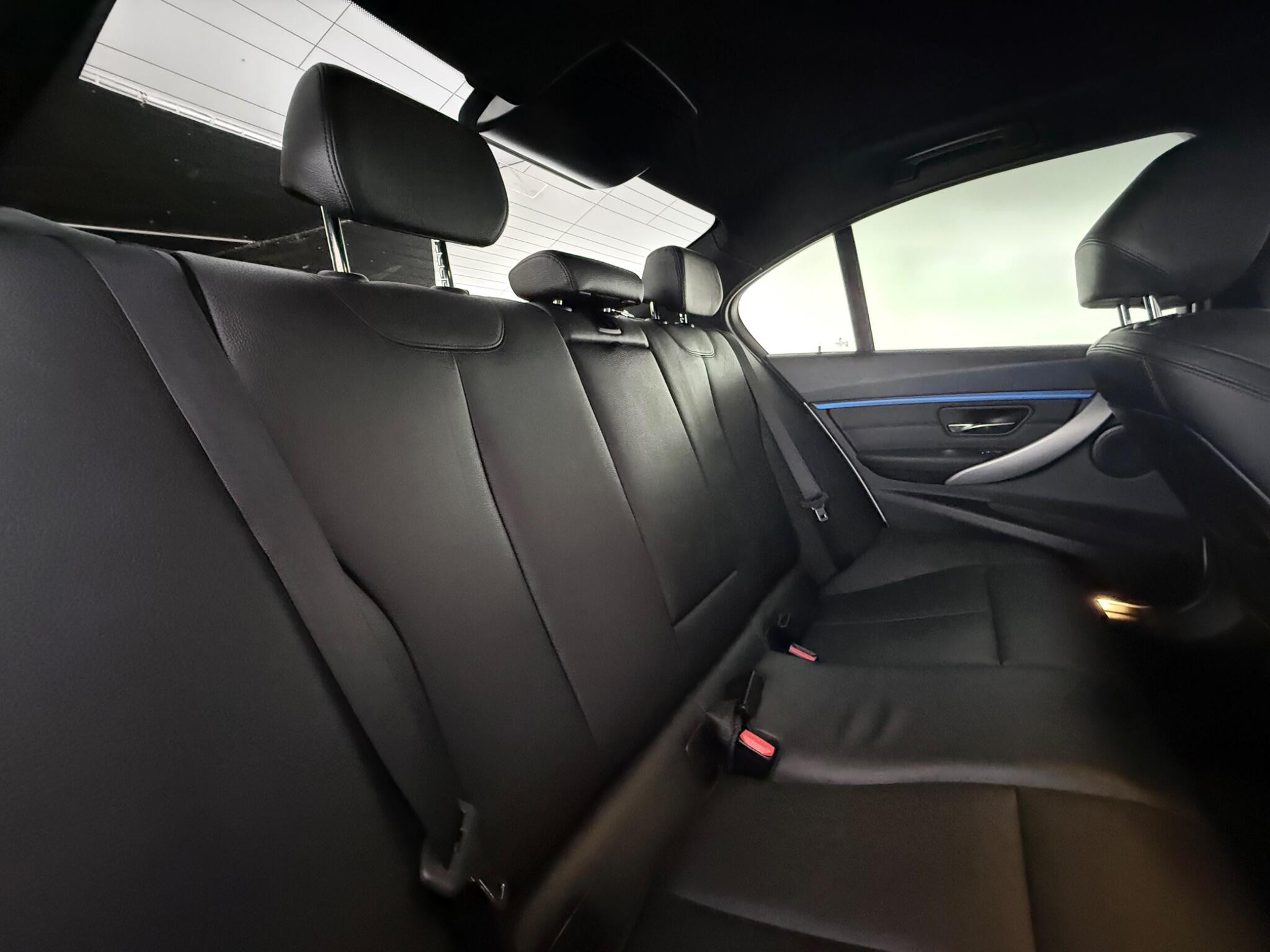 BMW 3 Series view 31