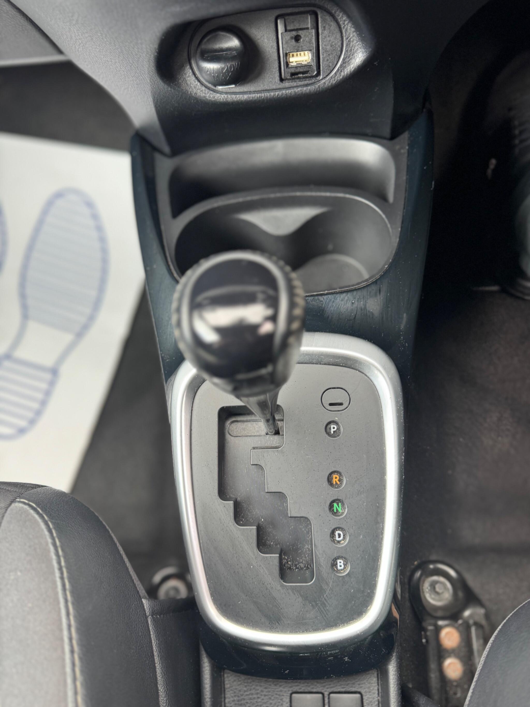 2017 Toyota Yaris 1.5 VVT-h Excel E-CVT Euro 6 (s/s) 5dr (15in Alloy) image 39