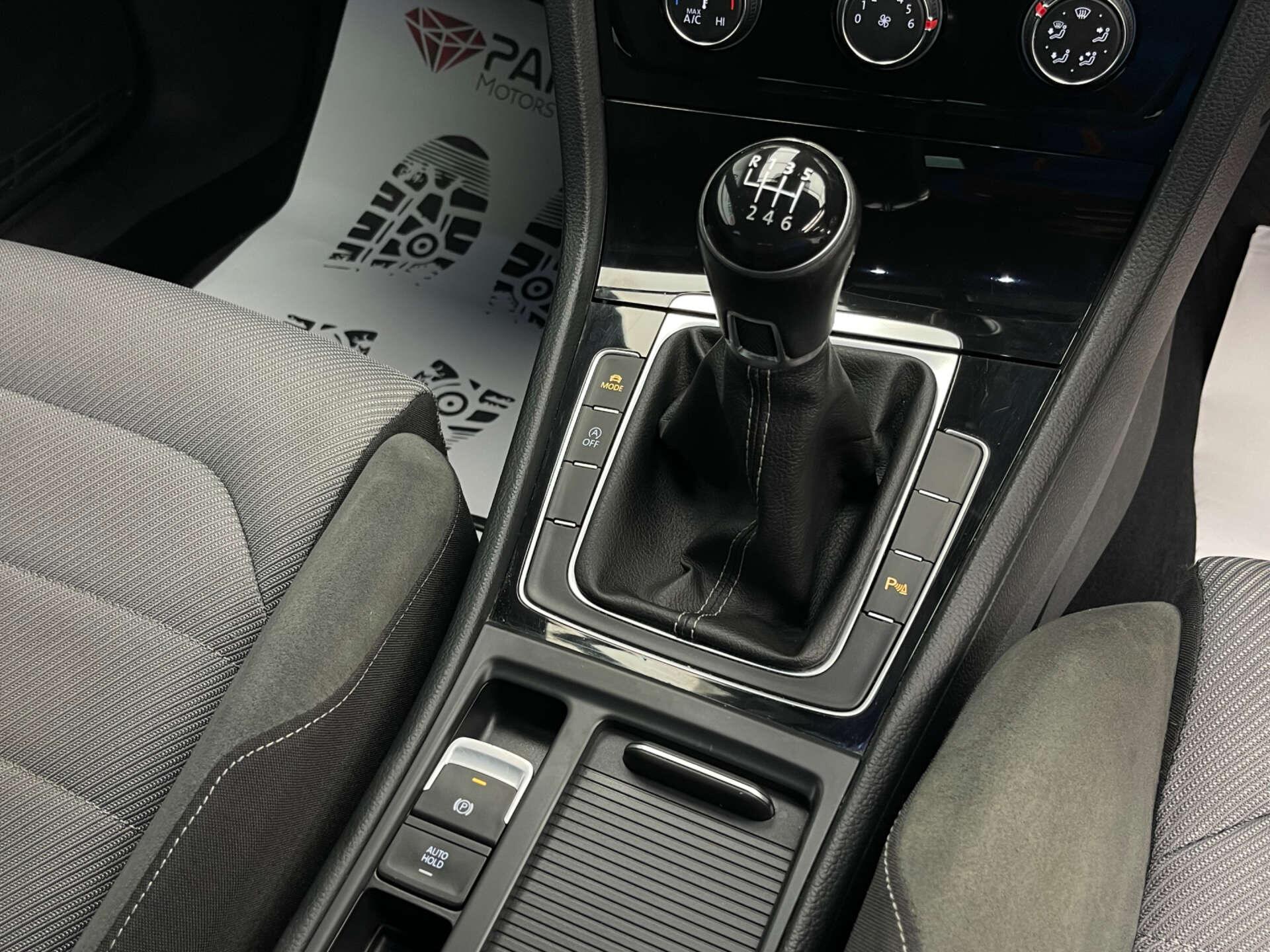 Volkswagen Golf view 18