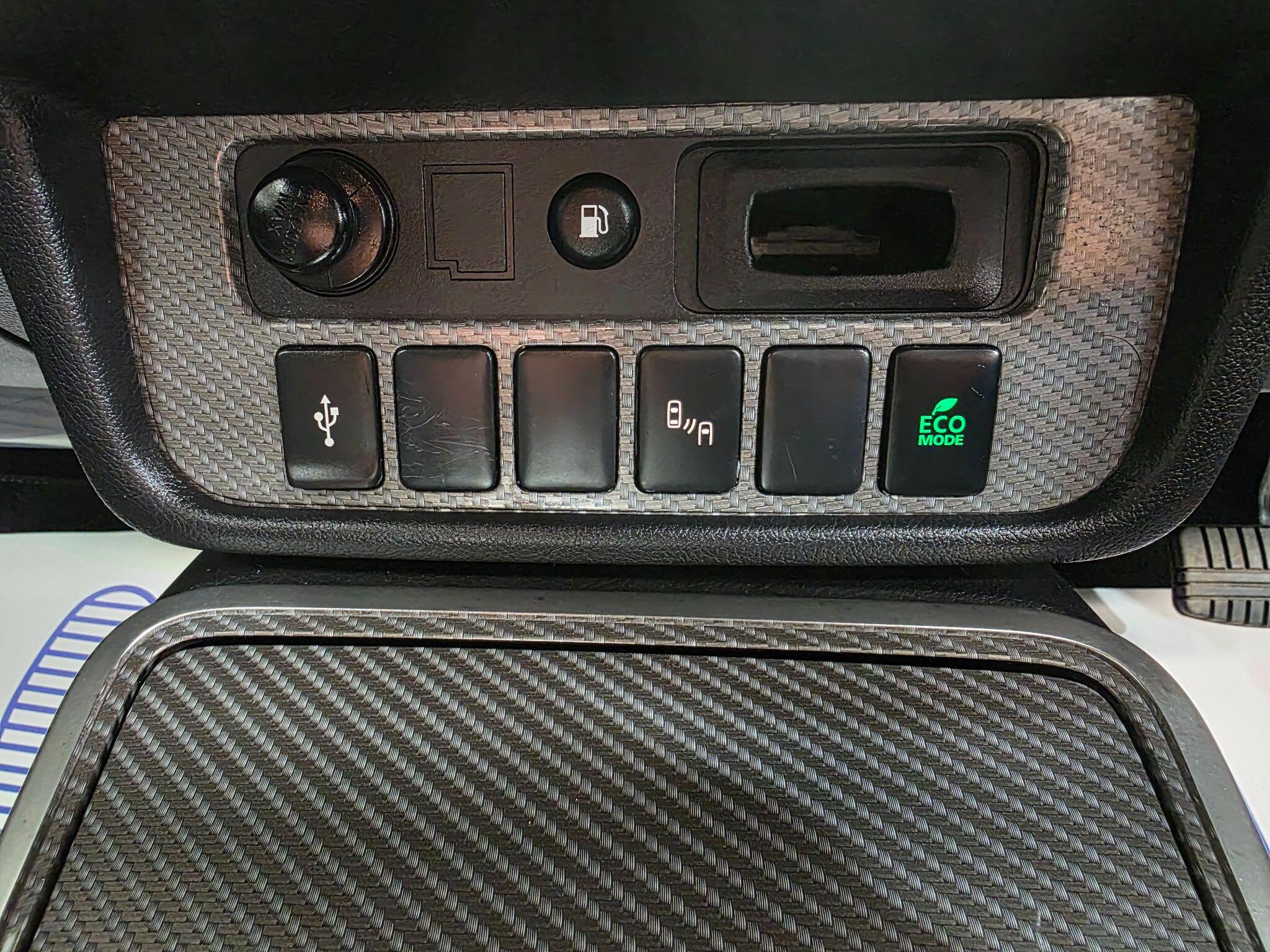 Mitsubishi Outlander view 19