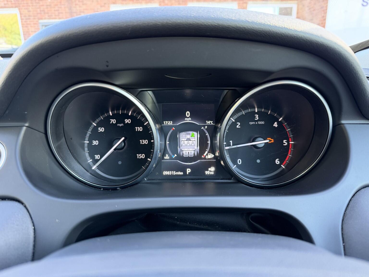 Land Rover Discovery Sport view 26