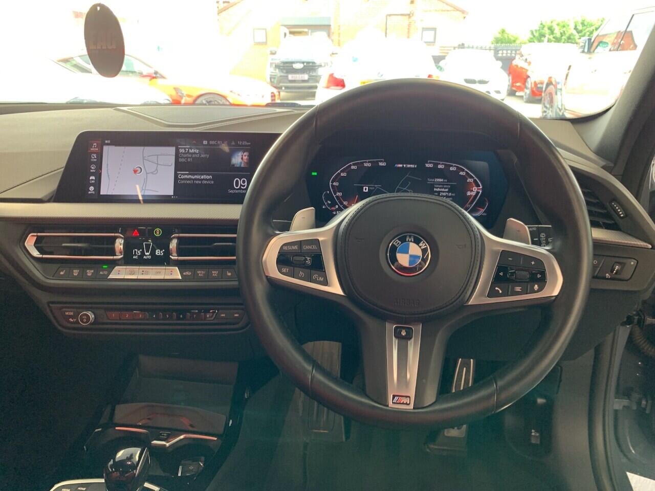 BMW 1 Series view 35