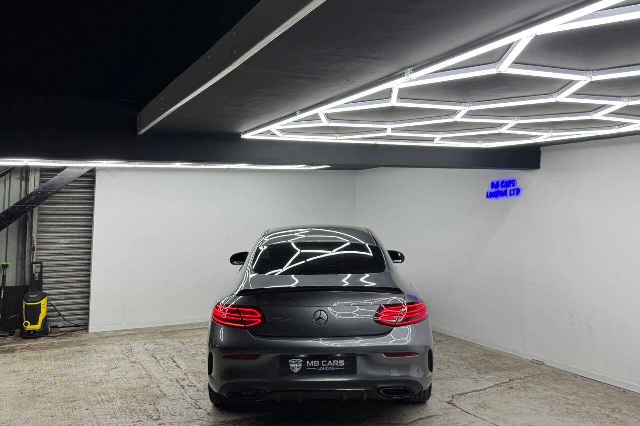 Mercedes-Benz C-Class view 31