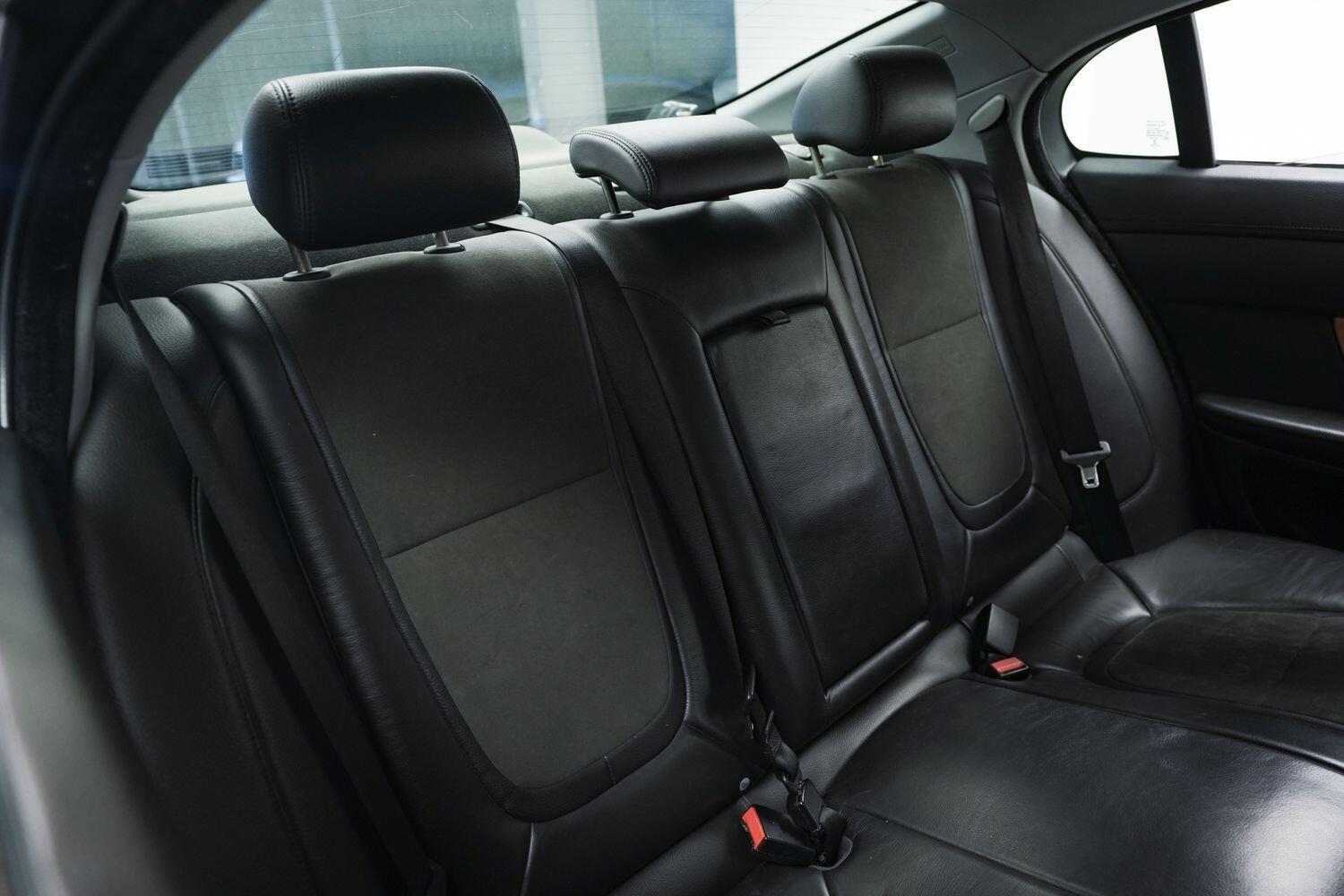 Jaguar XF view 11