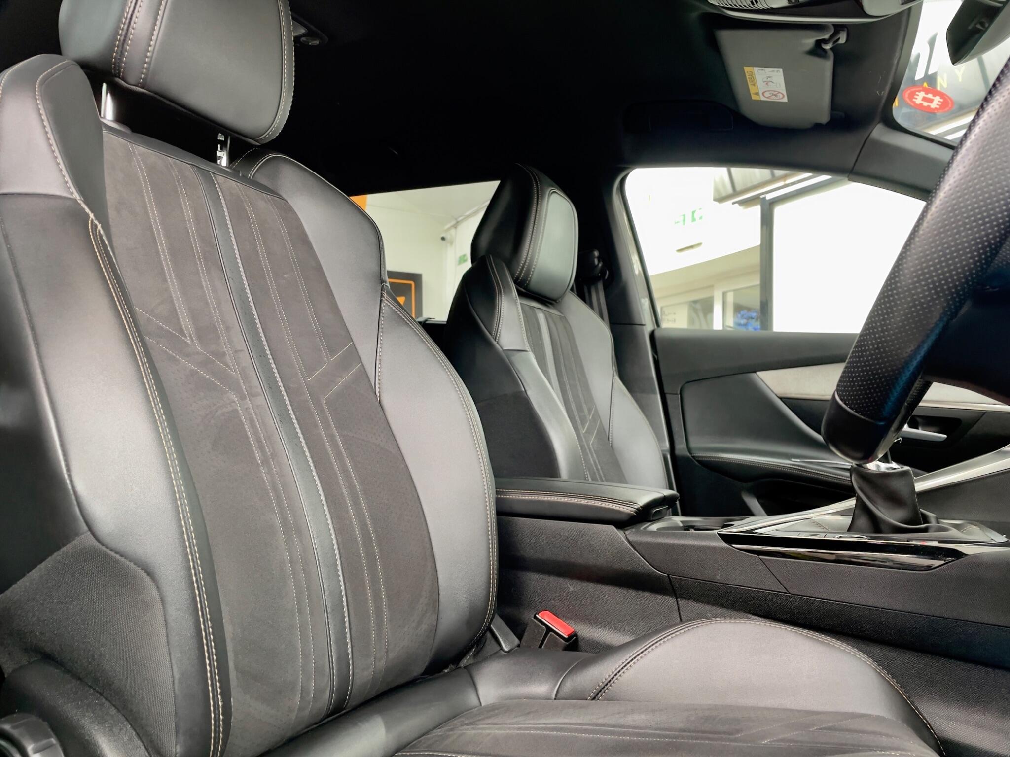 Peugeot 5008 view 7