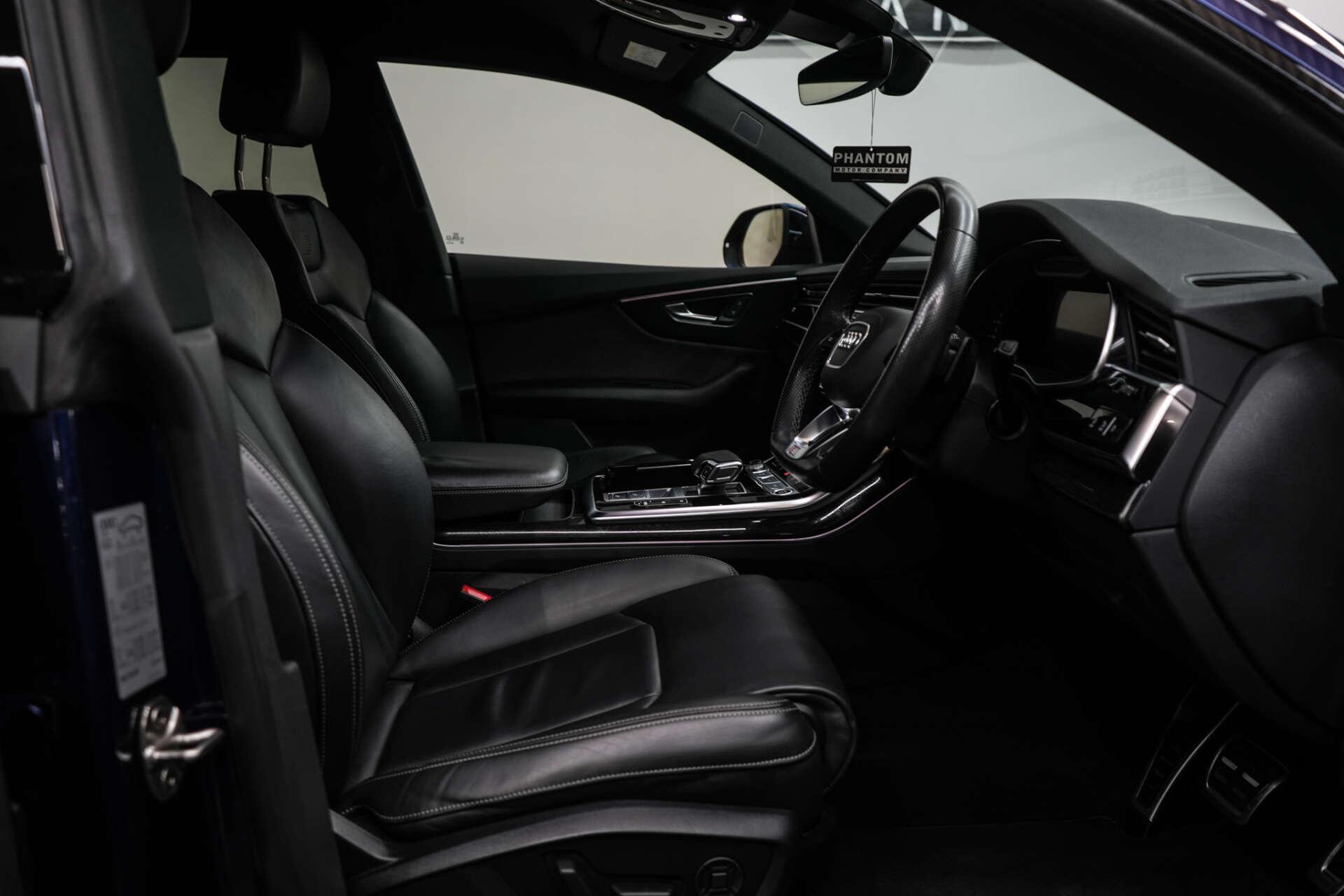 Audi Q8 view 17
