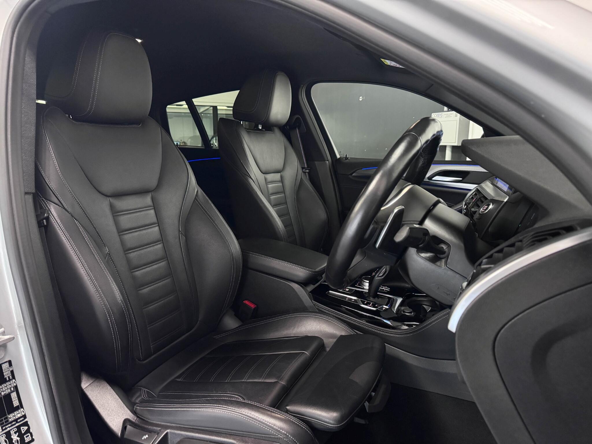 BMW X4 view 28