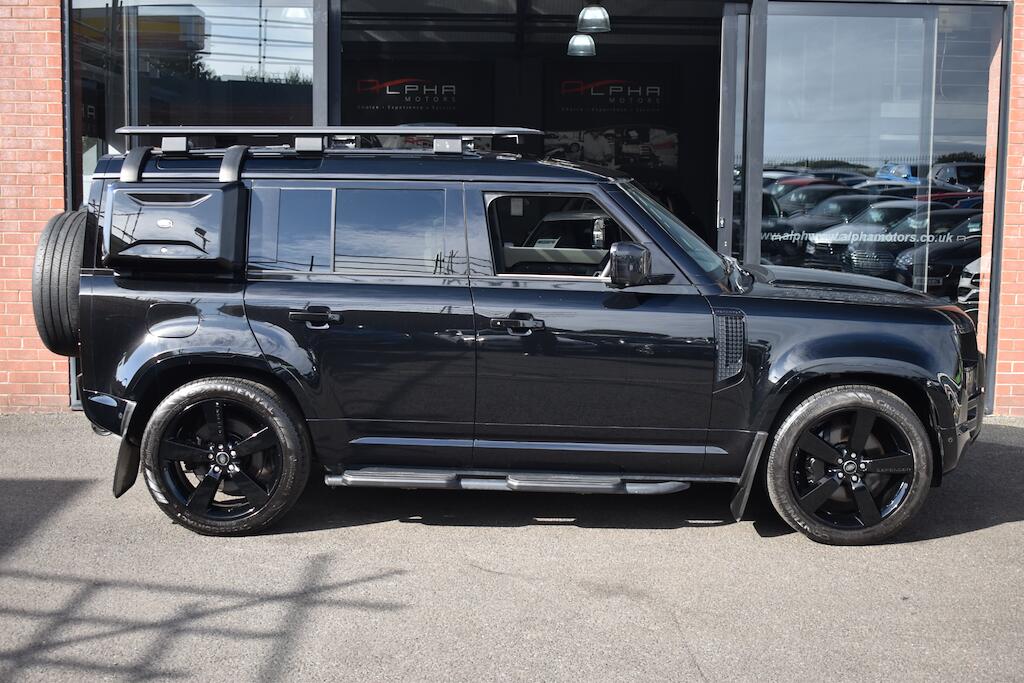 Land Rover Defender view 13