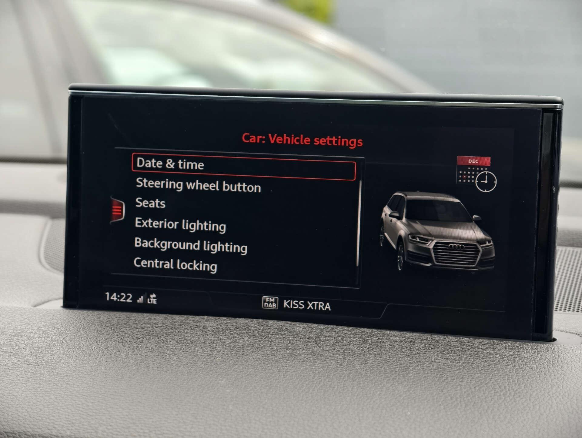 Audi Q7 view 43