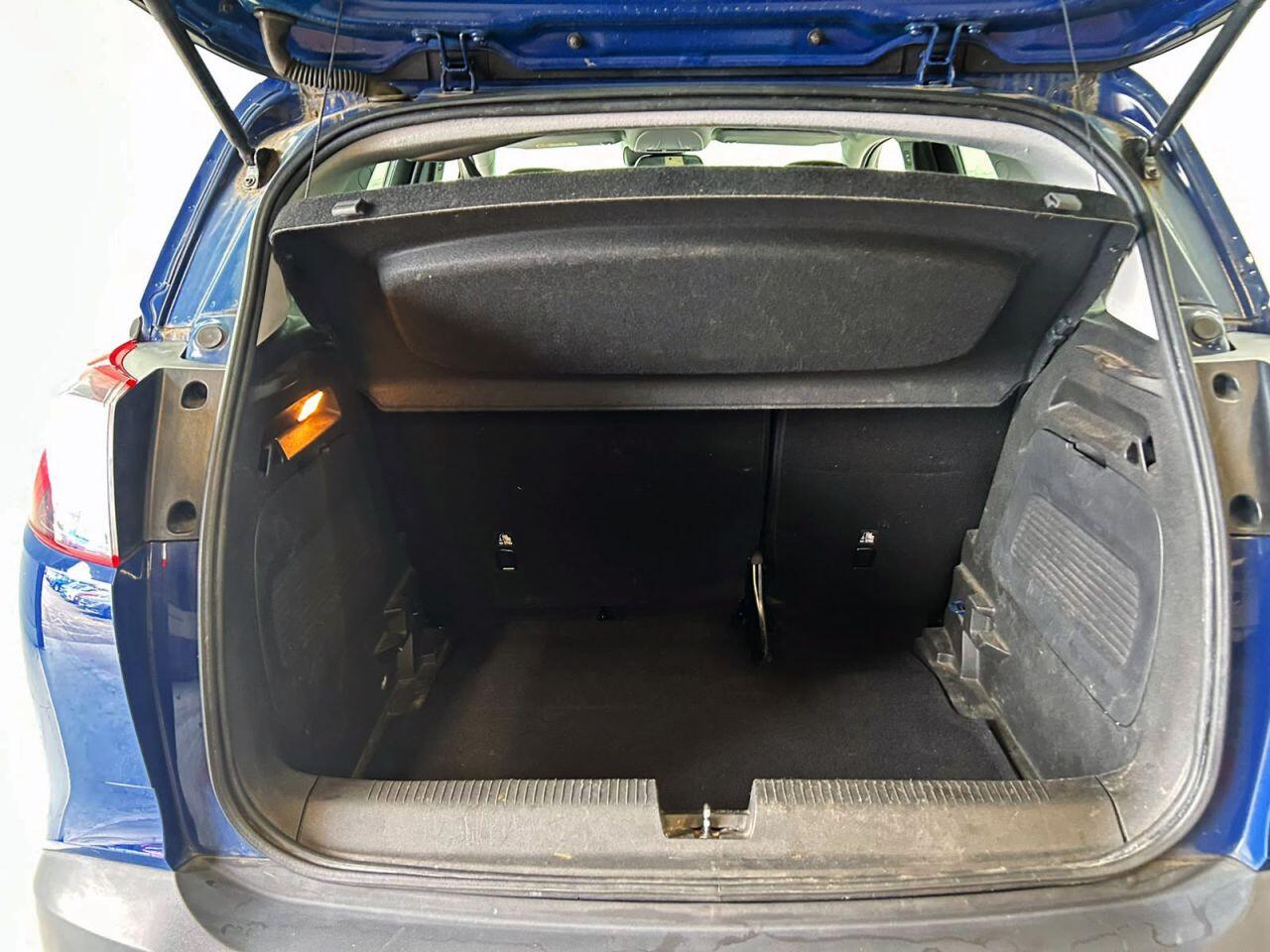 Vauxhall Crossland X view 24