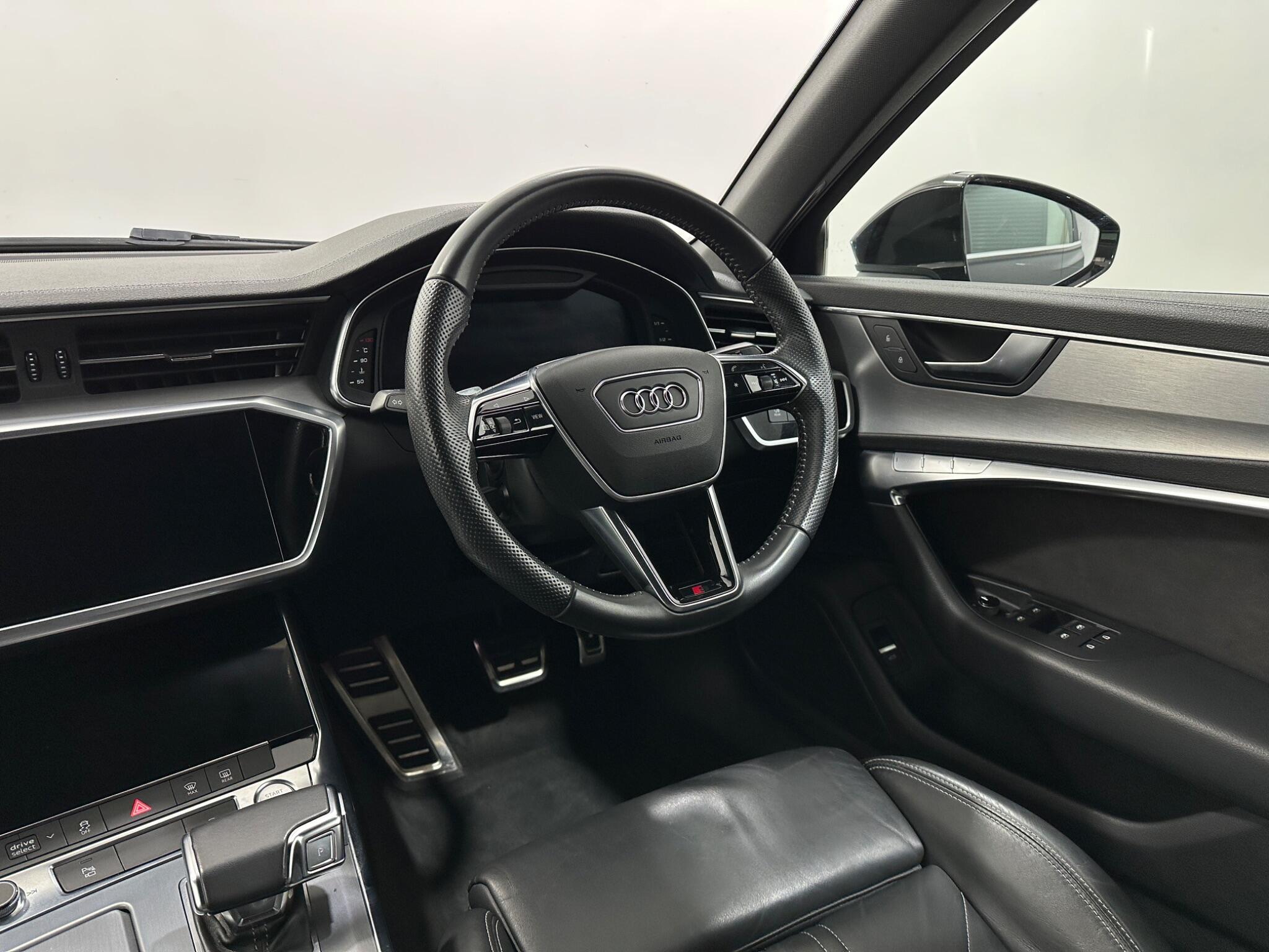 Audi A6 view 11