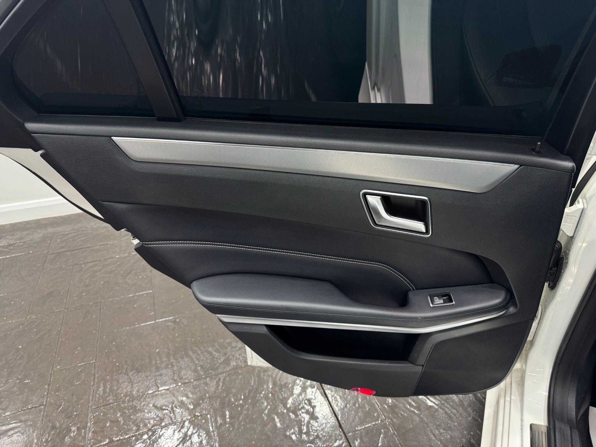 Mercedes-Benz E-Class view 35