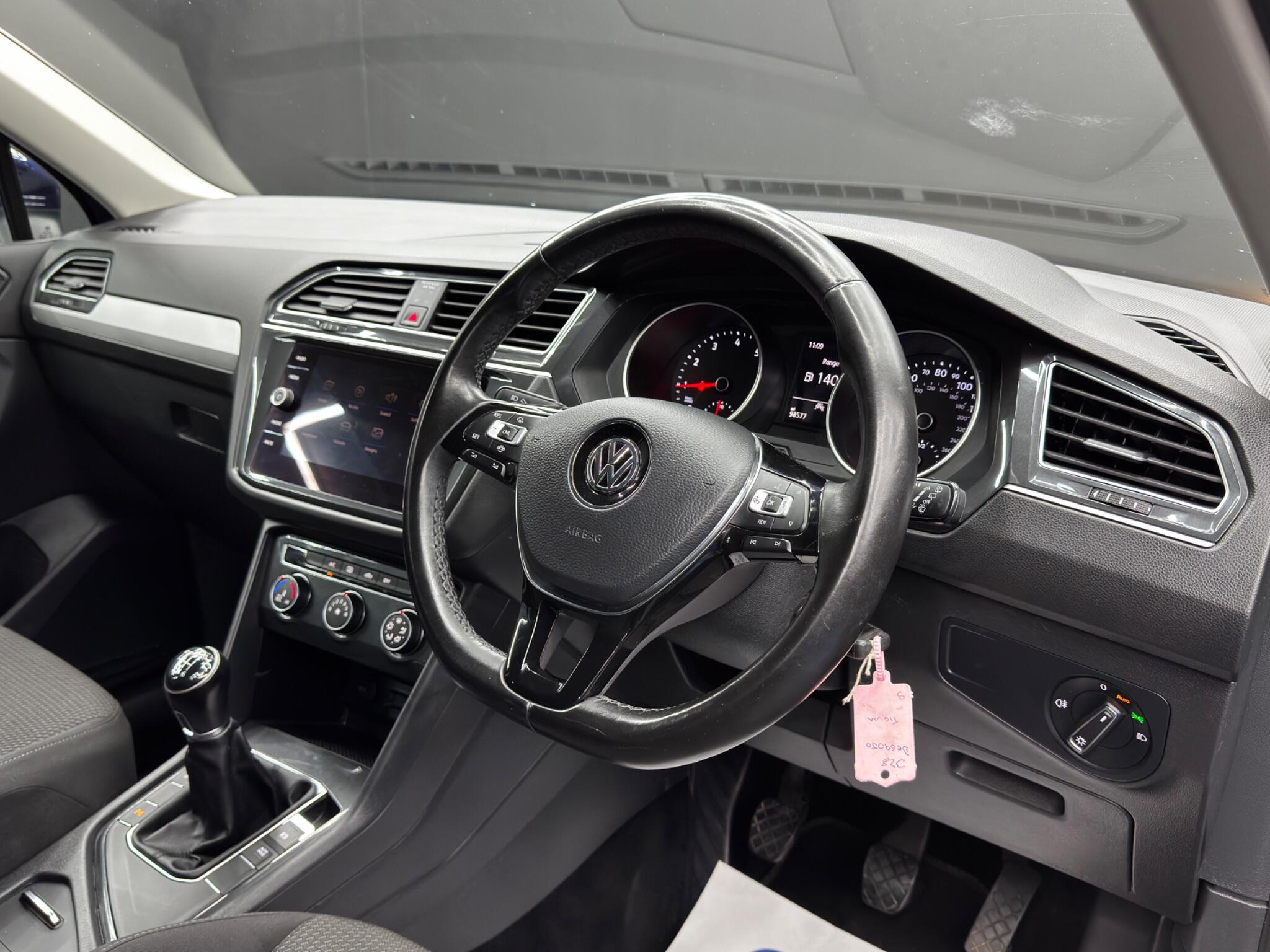 Volkswagen Tiguan view 9