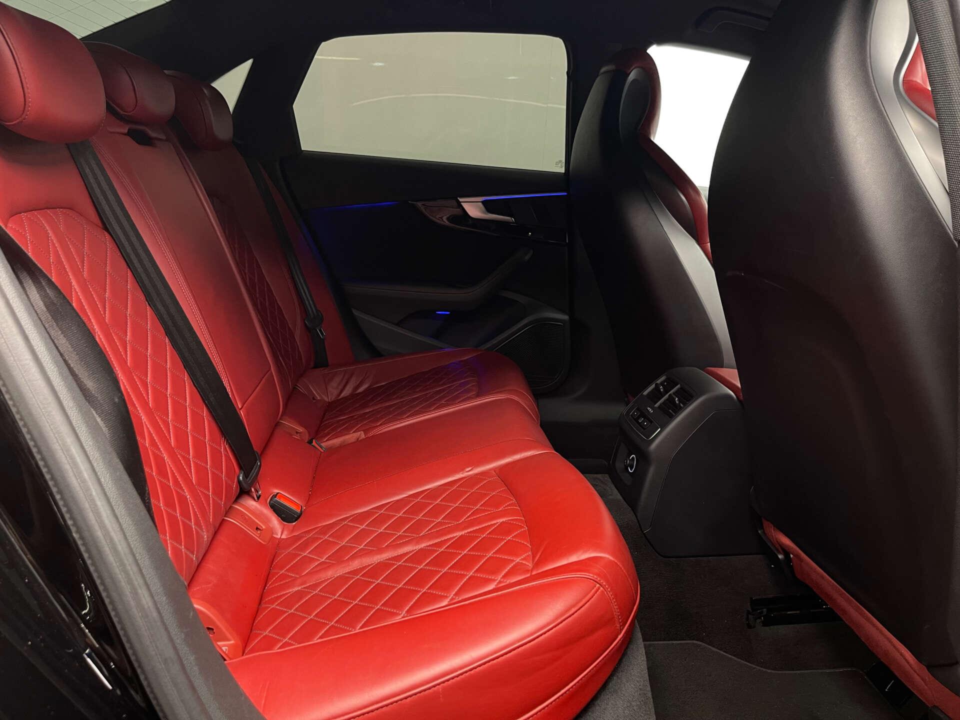 Audi S4 view 28