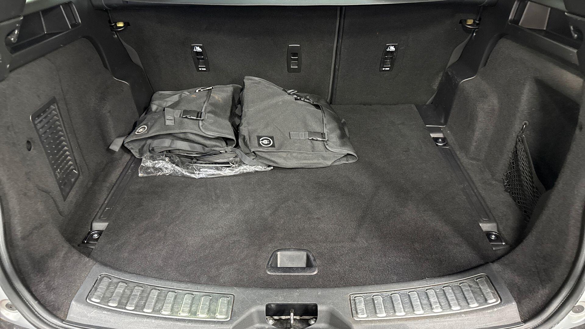 Land Rover Discovery Sport view 10