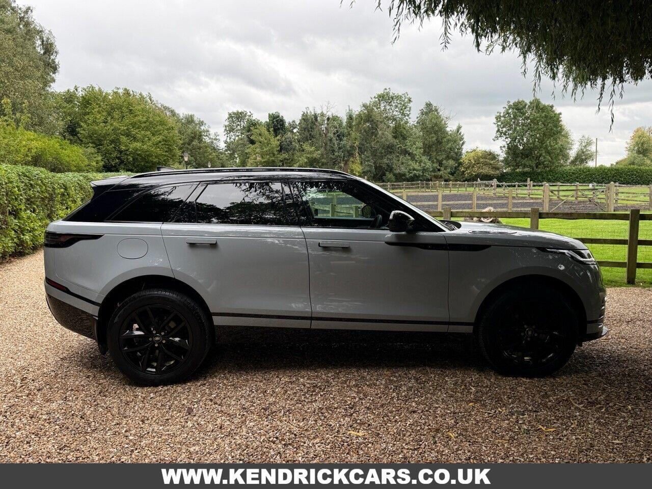 Land Rover Range Rover Velar view 3