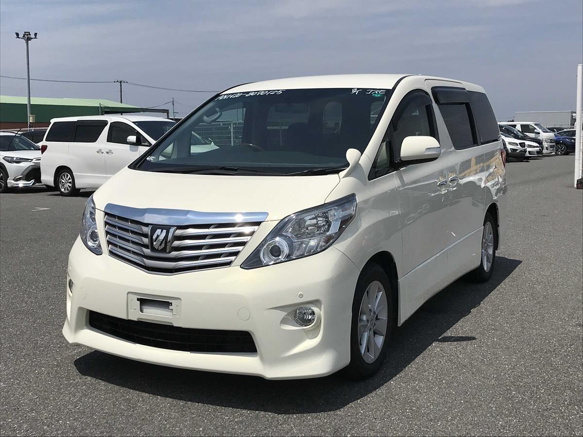 Toyota Alphard view 4