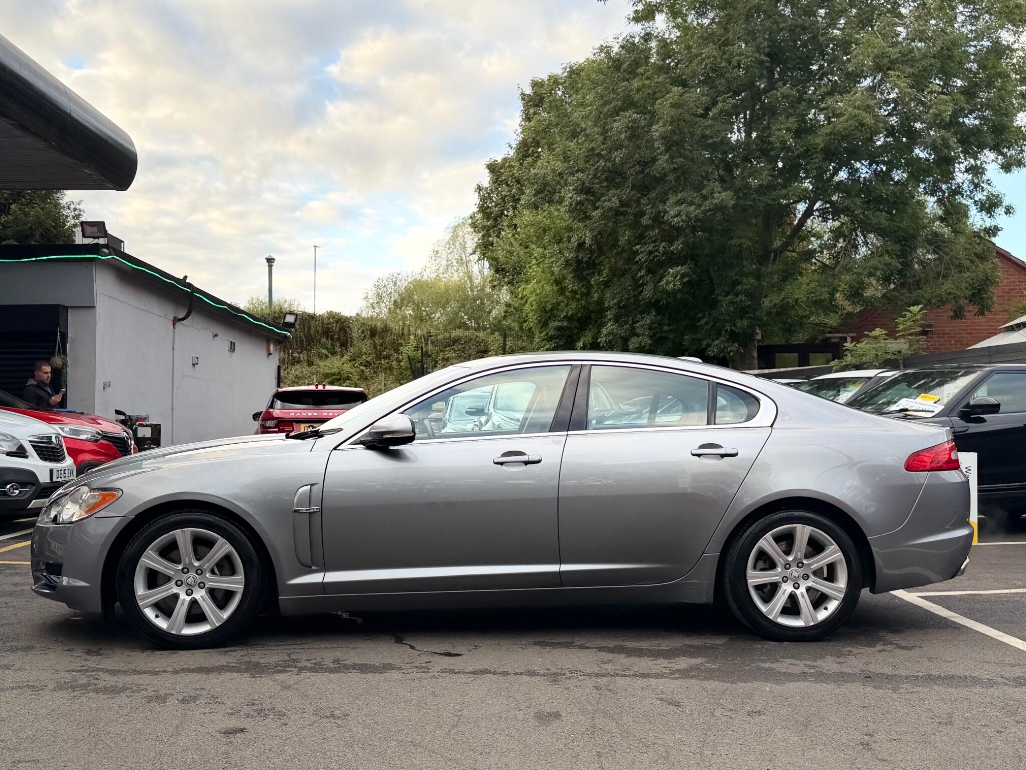 Jaguar XF view 6
