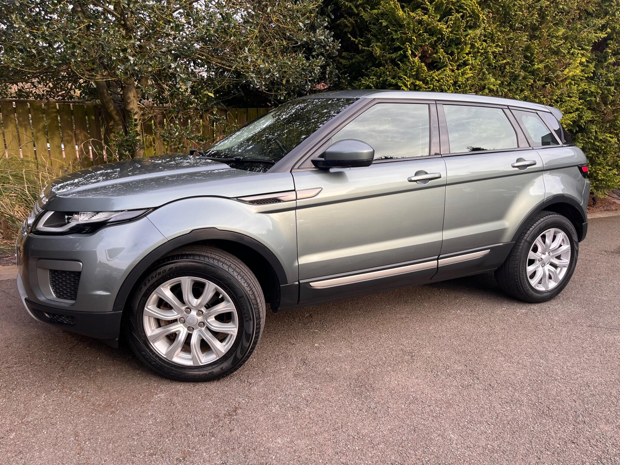 Land Rover Range Rover Evoque view 7