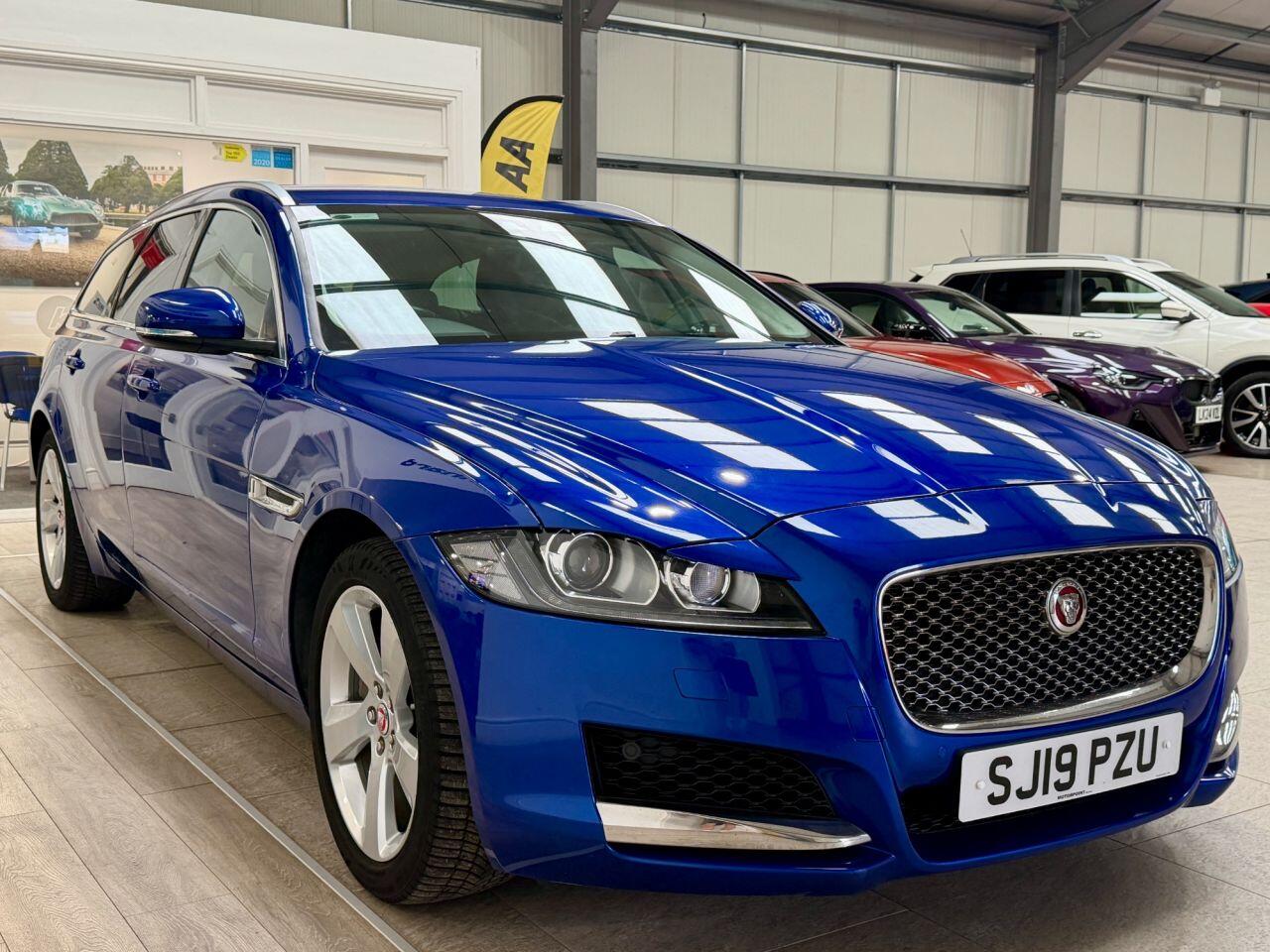 Jaguar XF view 10