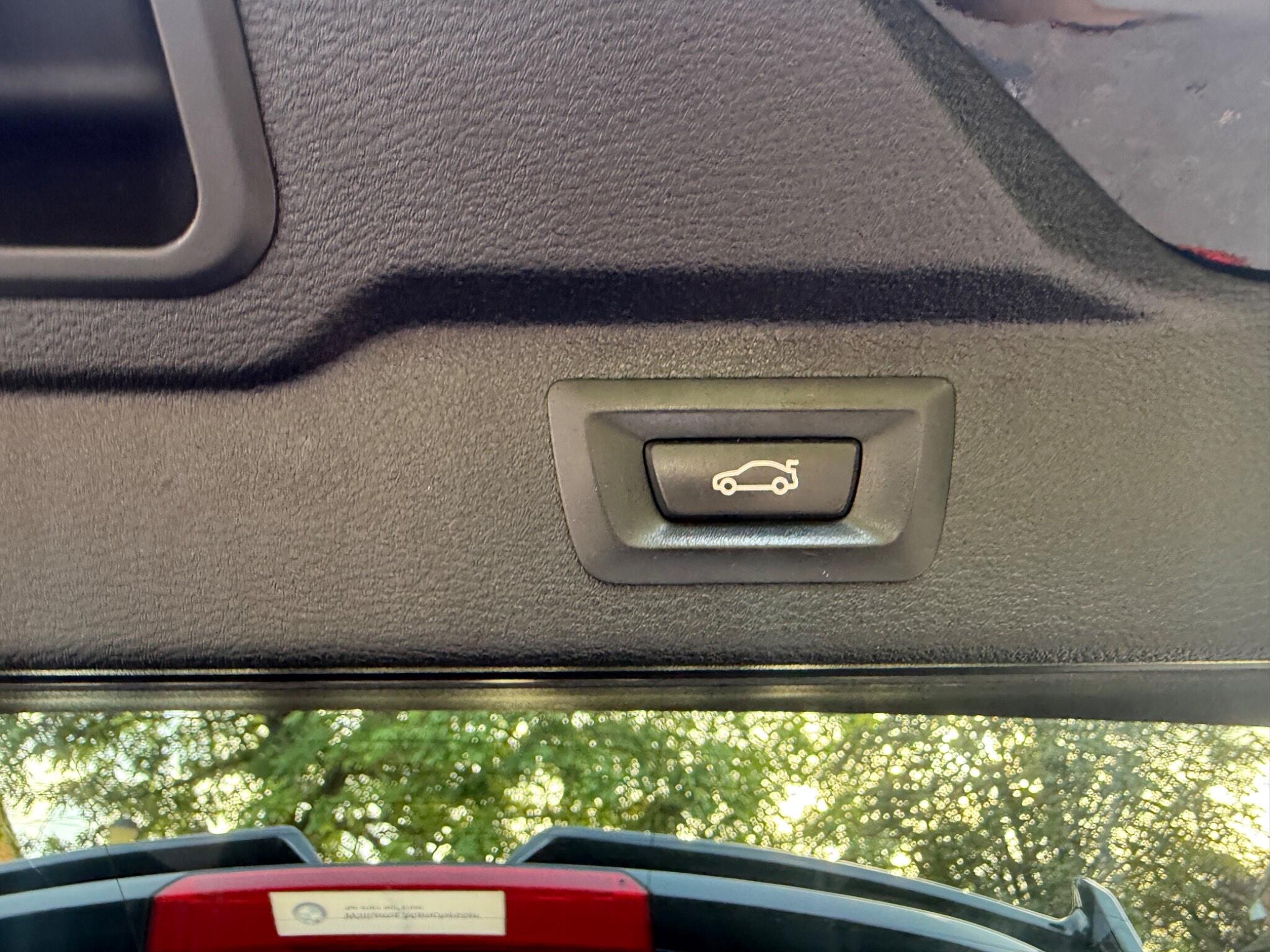 BMW X5 view 14