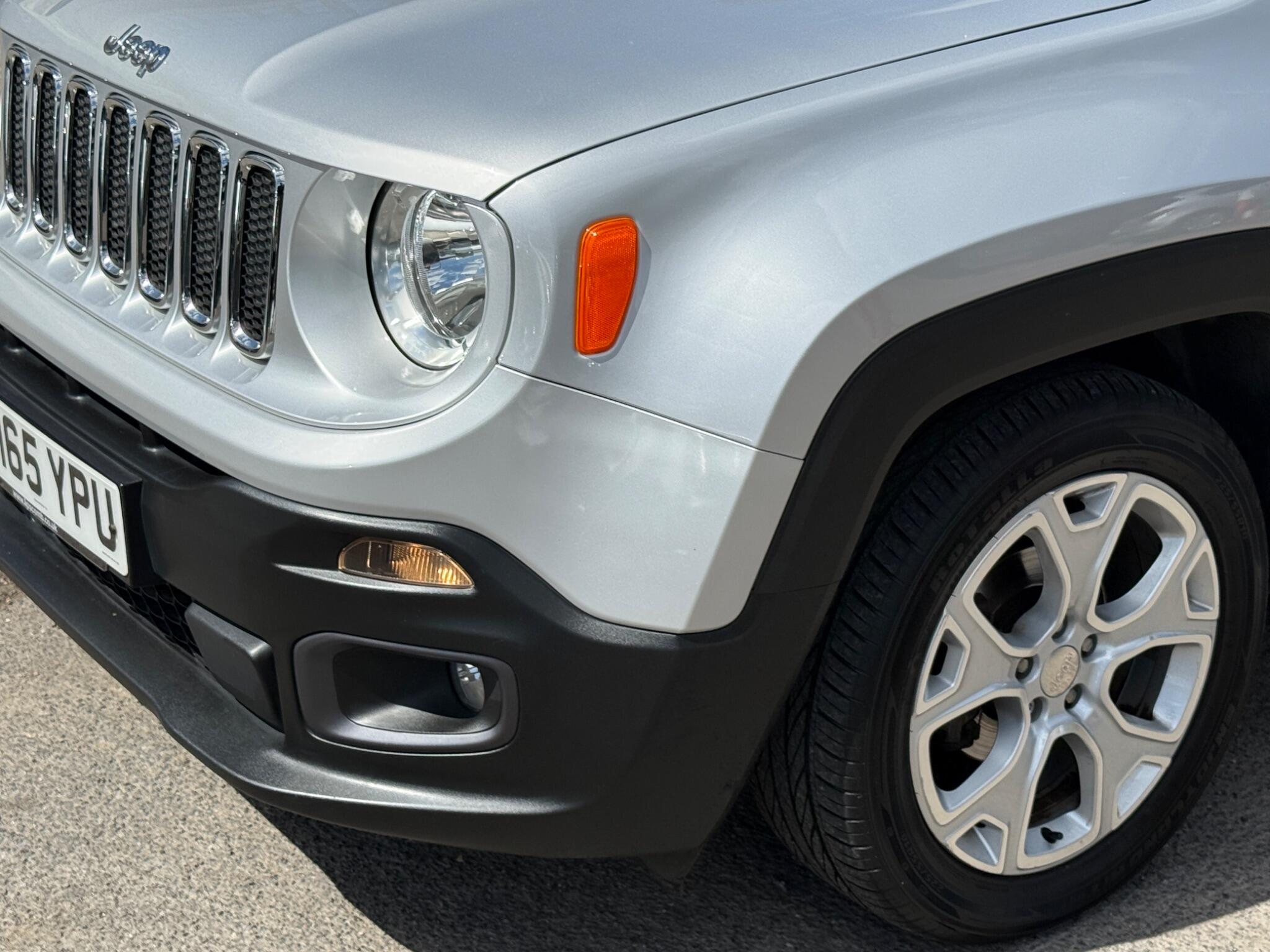 Jeep Renegade - Image 23