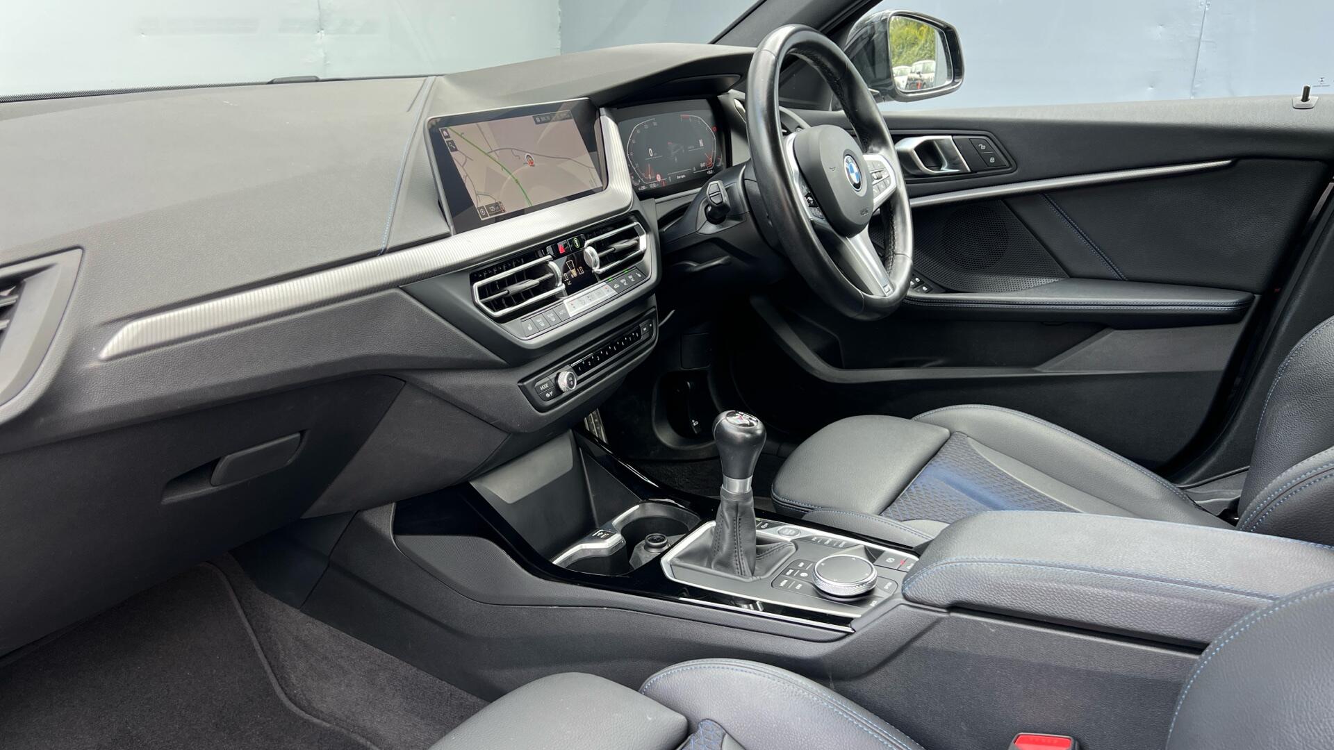 BMW 1 Series view 7