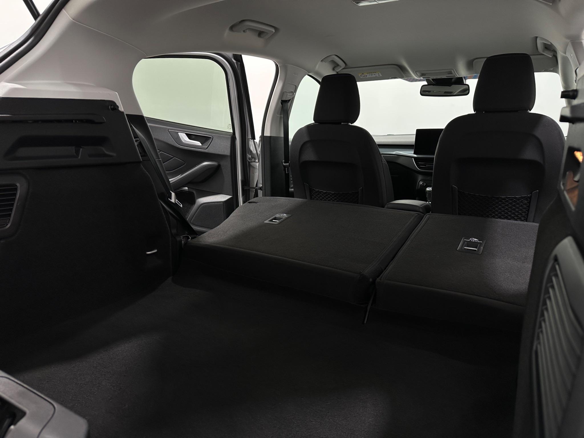 Ford Focus view 43