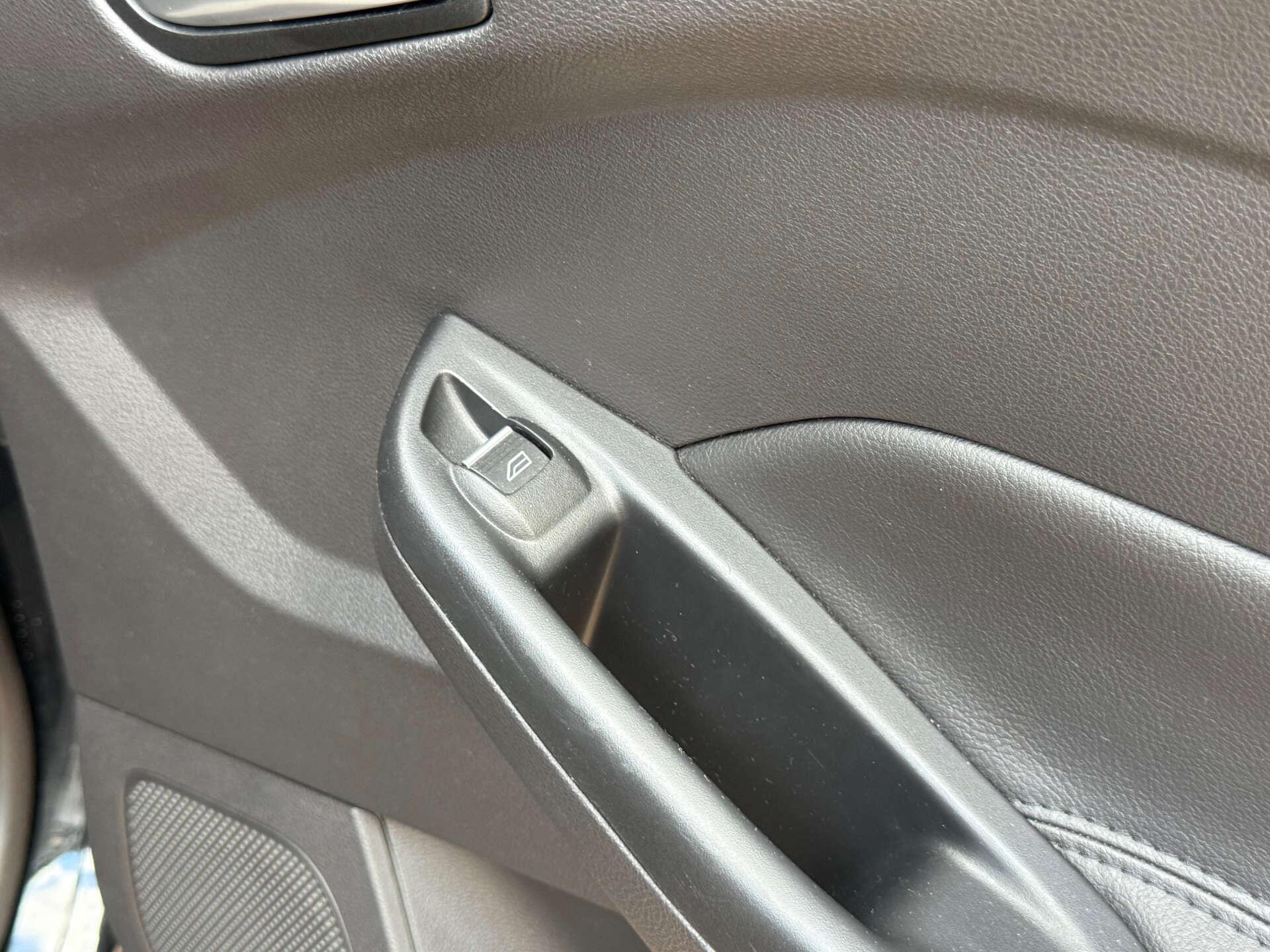Ford Focus view 58