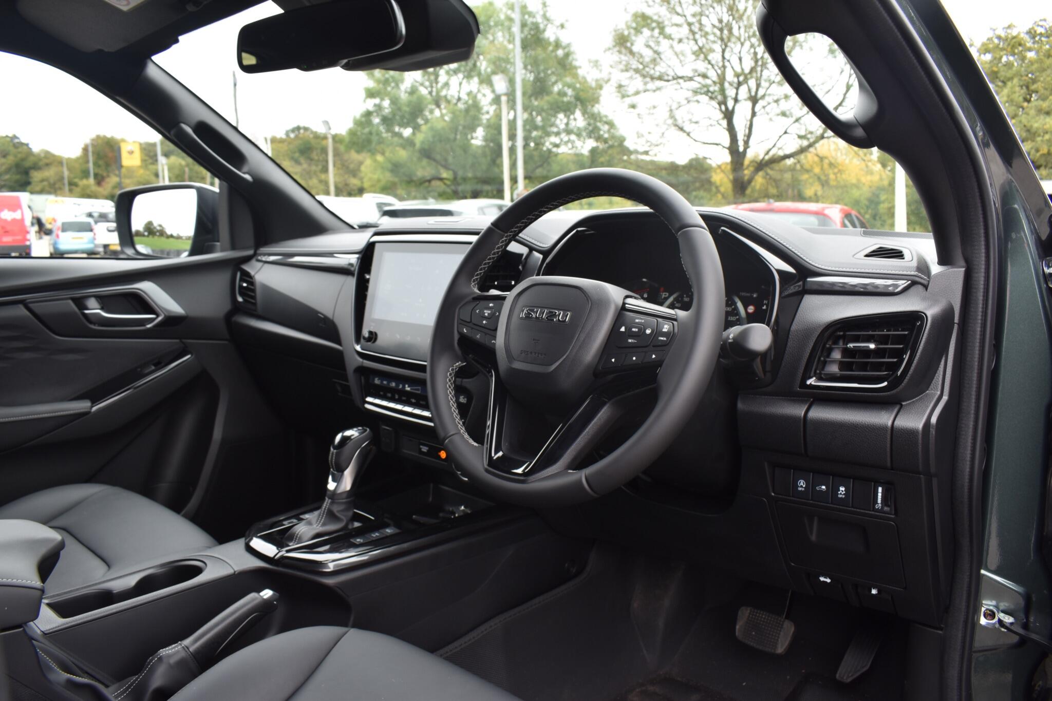 D-Max - 1.9 TD V-Cross Huntsman Auto 4WD Euro 6 - Image 26