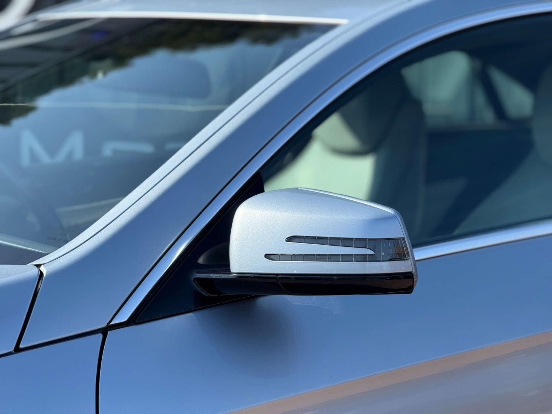 Mercedes-Benz E-Class view 6