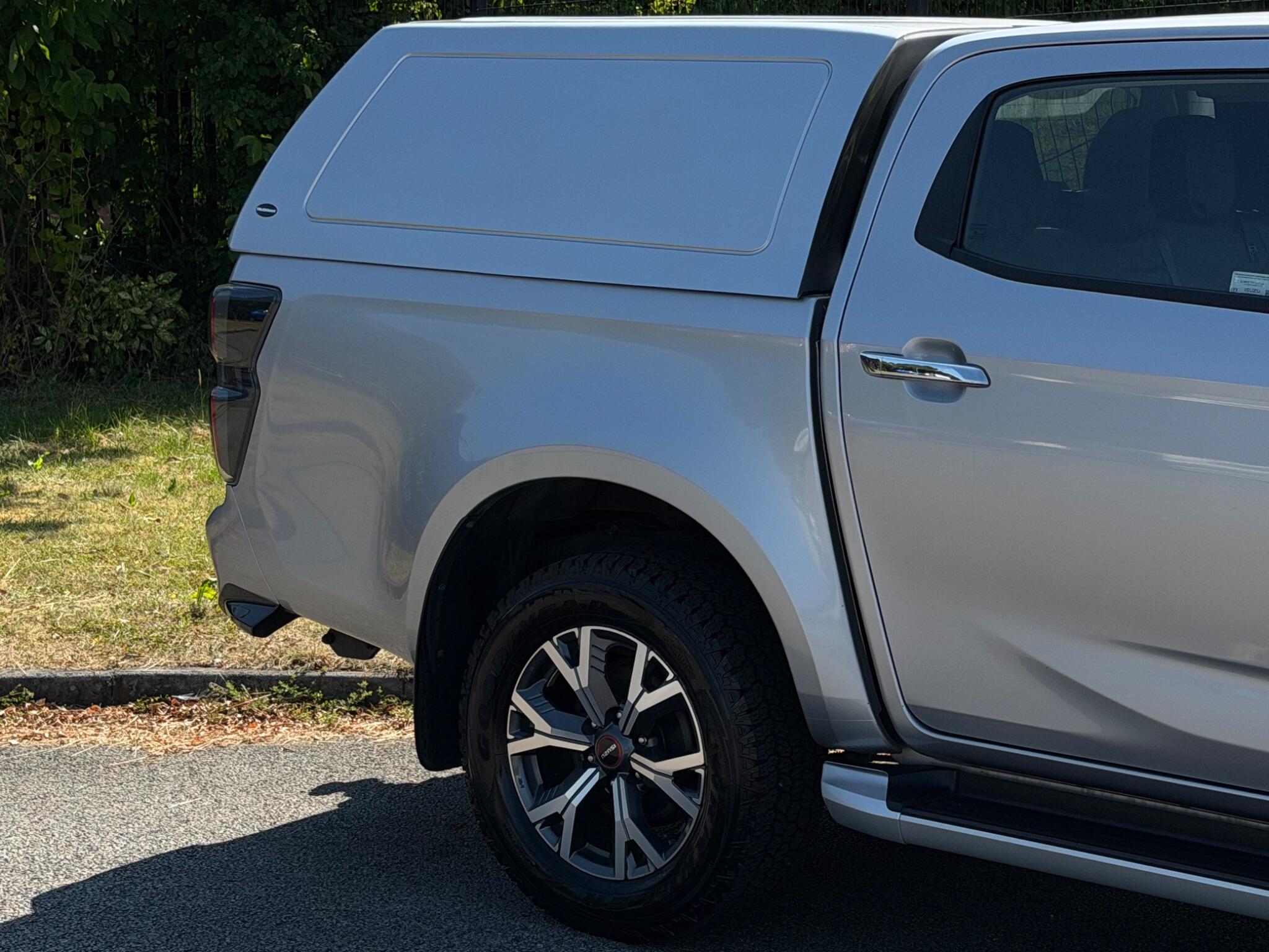 Isuzu D-Max view 20
