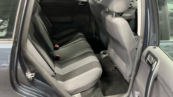 Volkswagen Polo view 8