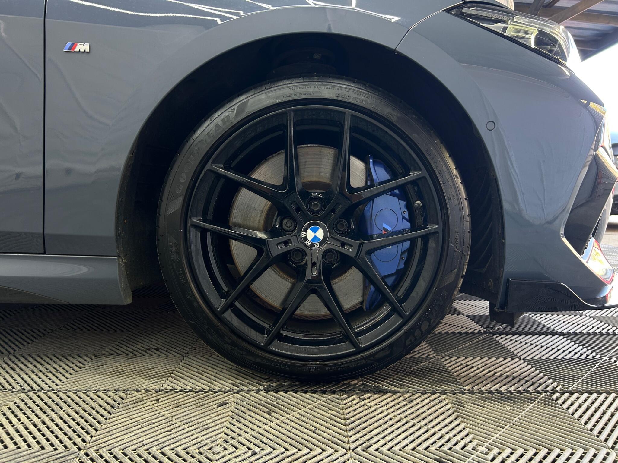 BMW 2 Series view 36