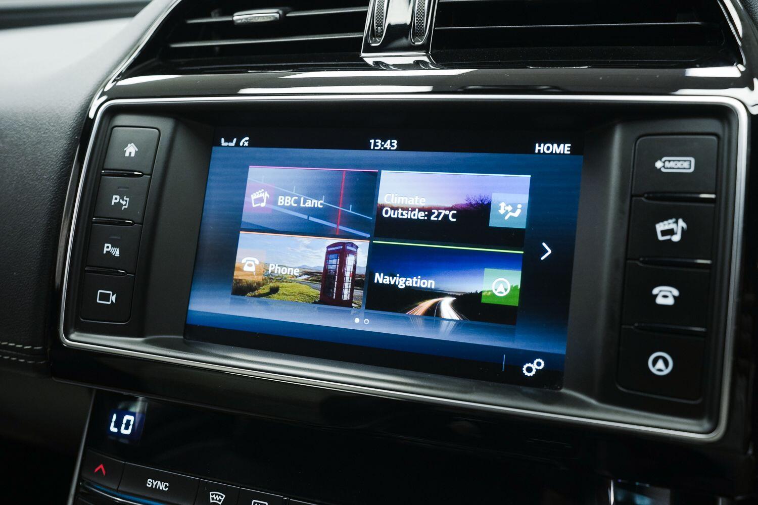 Jaguar Xe view 23