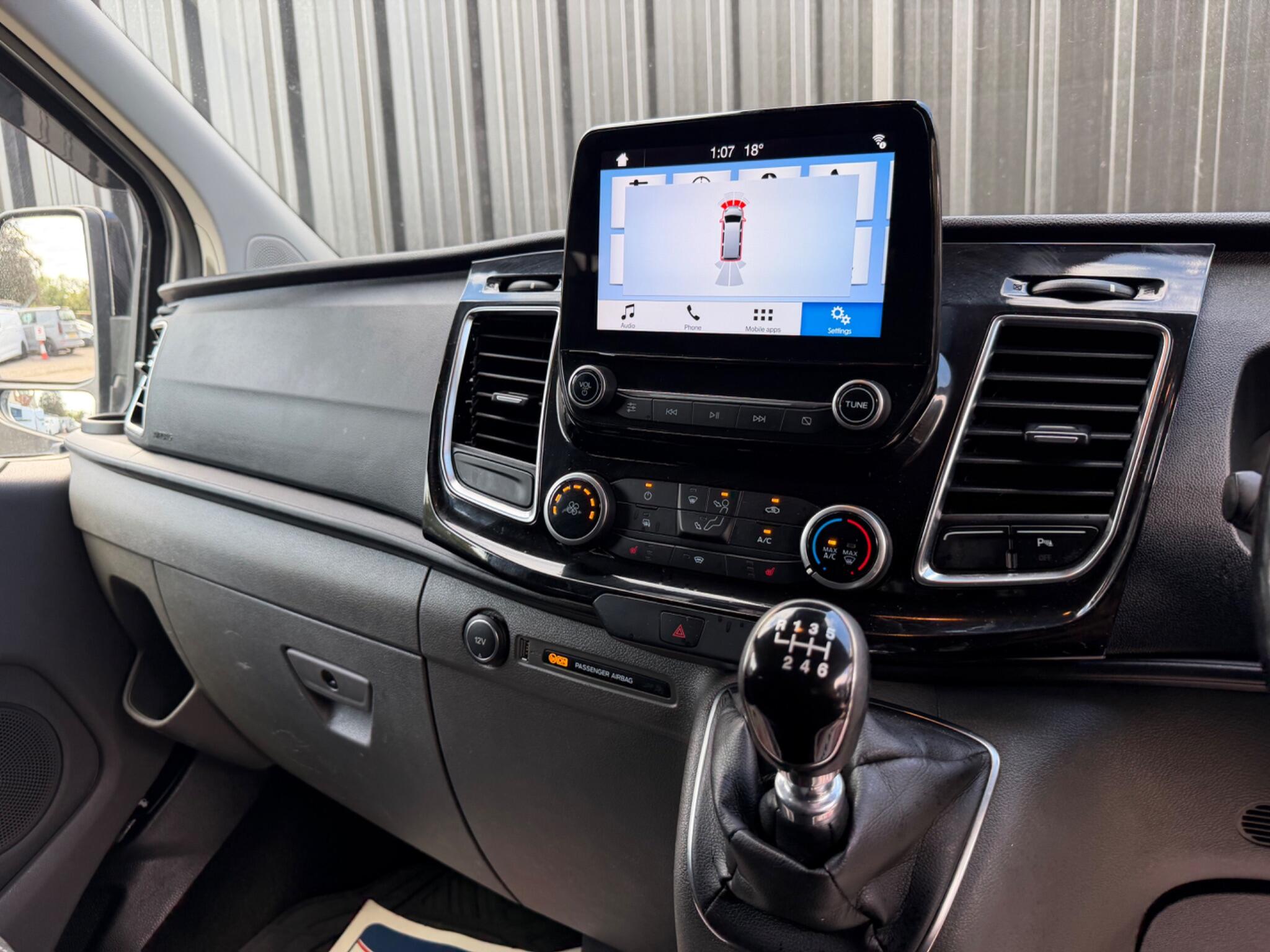 Ford Transit Custom view 26