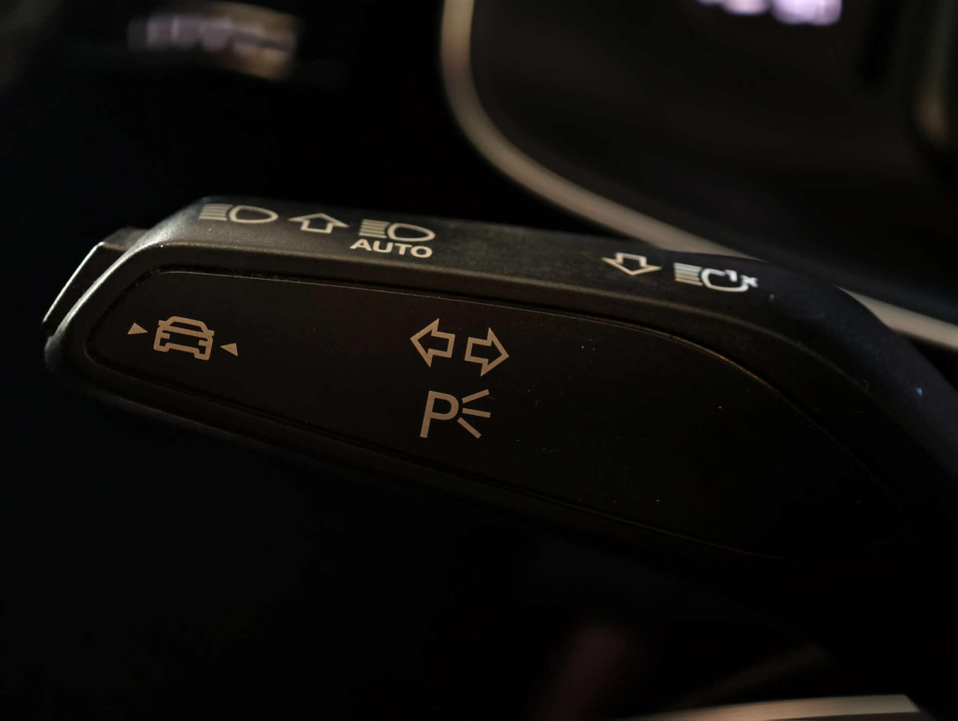 Audi SQ8 view 31
