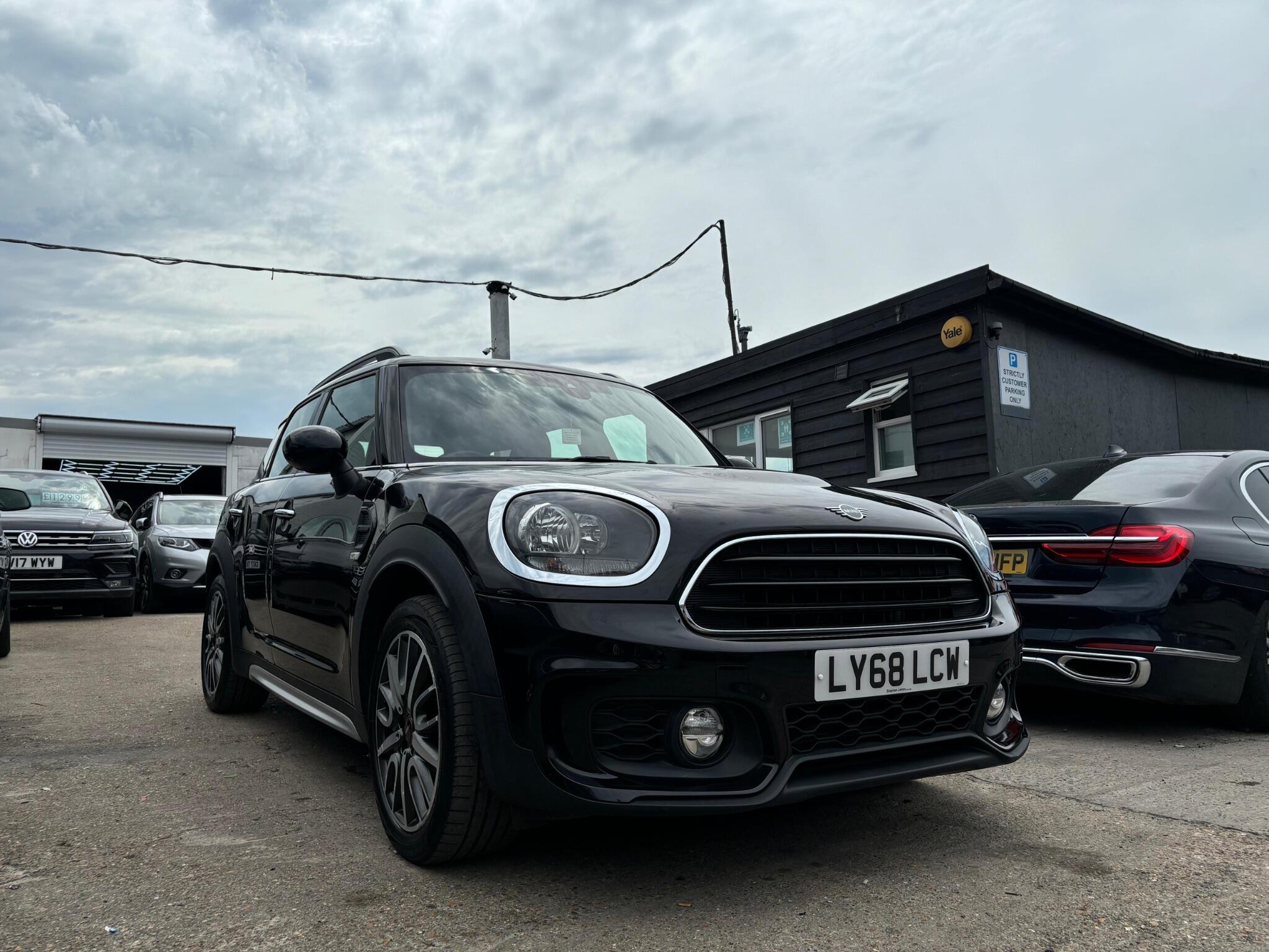 Mini Countryman main image