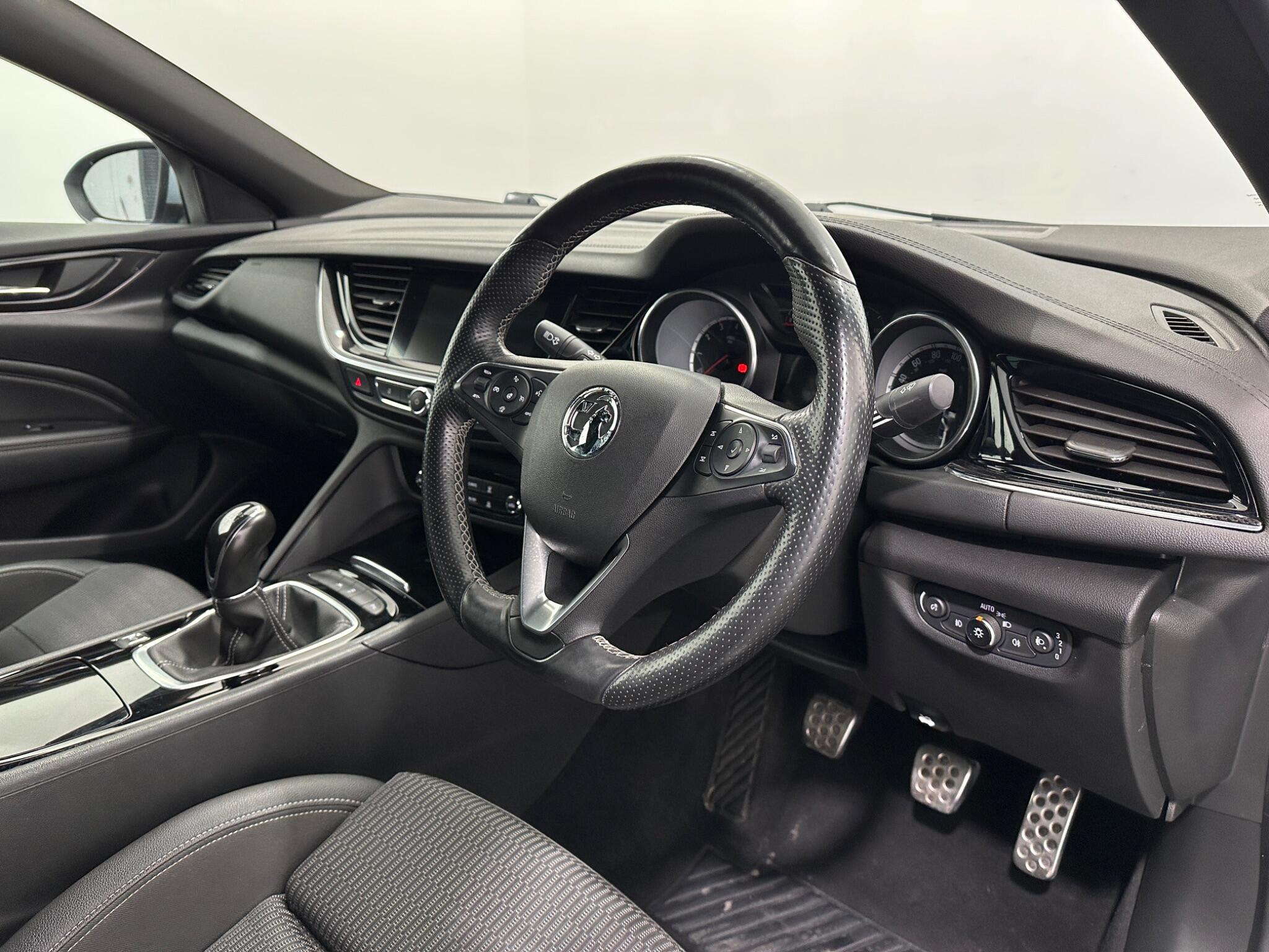 Vauxhall Insignia view 11