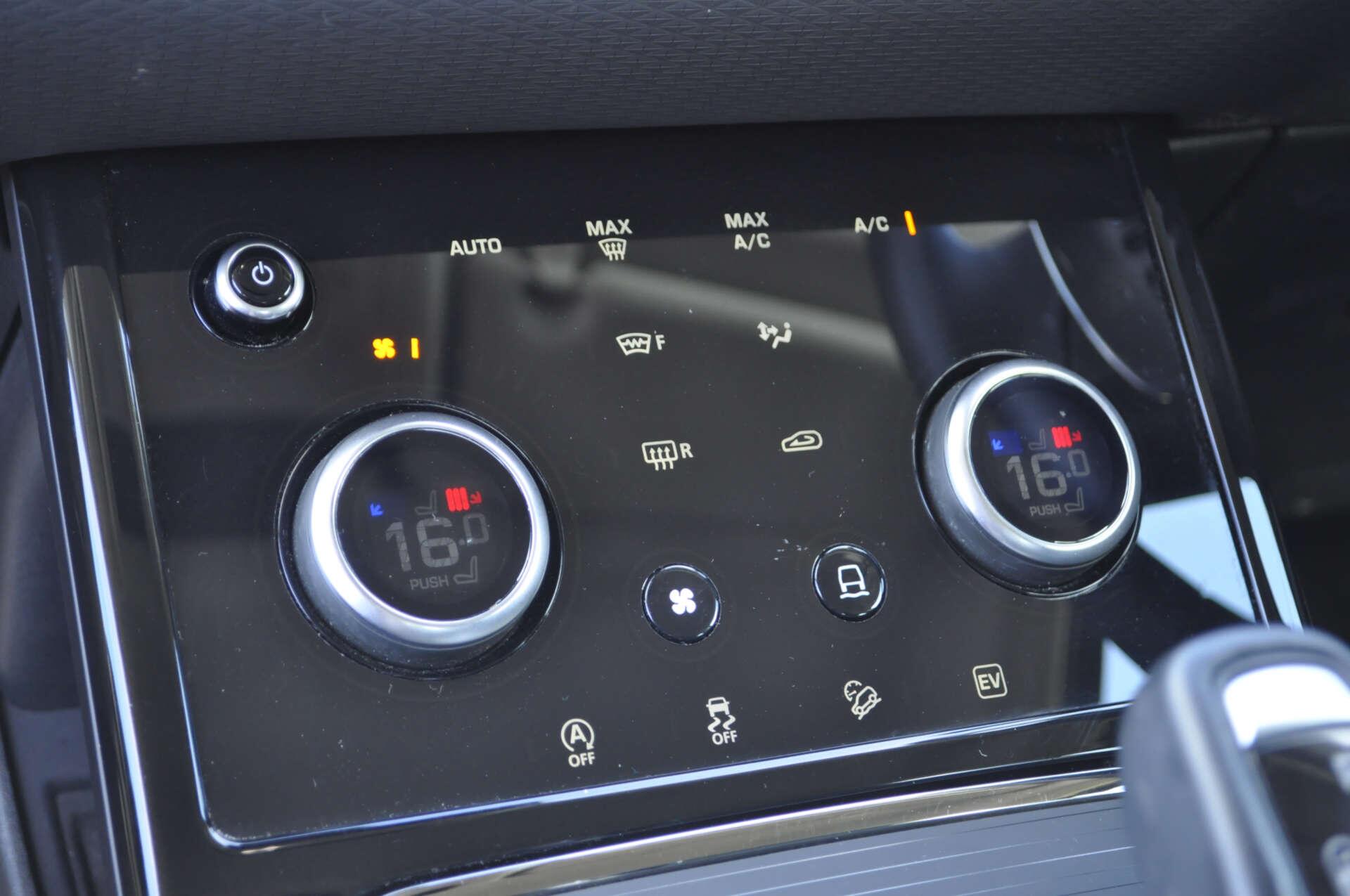Land Rover Range Rover Evoque view 15