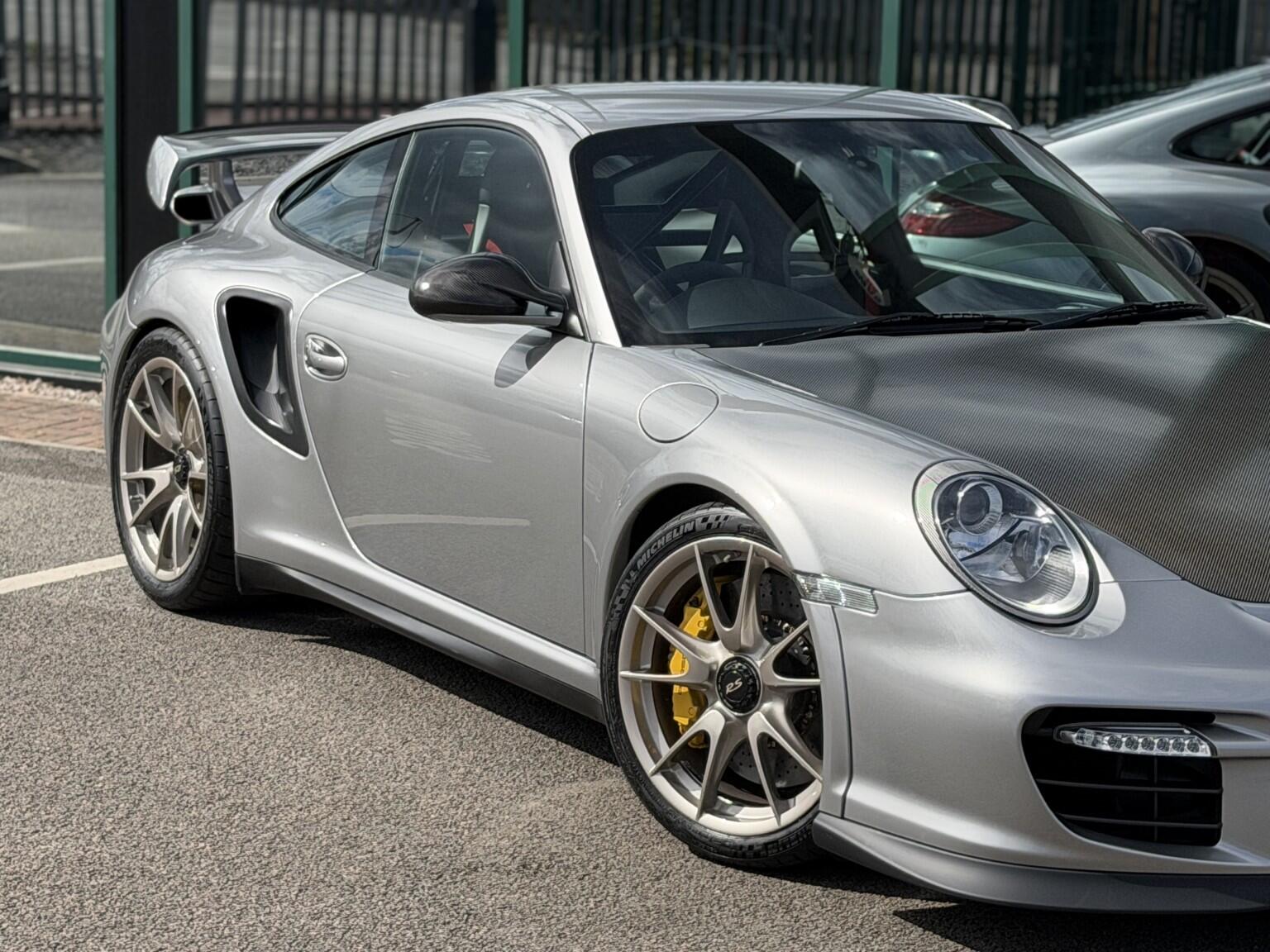 Porsche 911 view 9