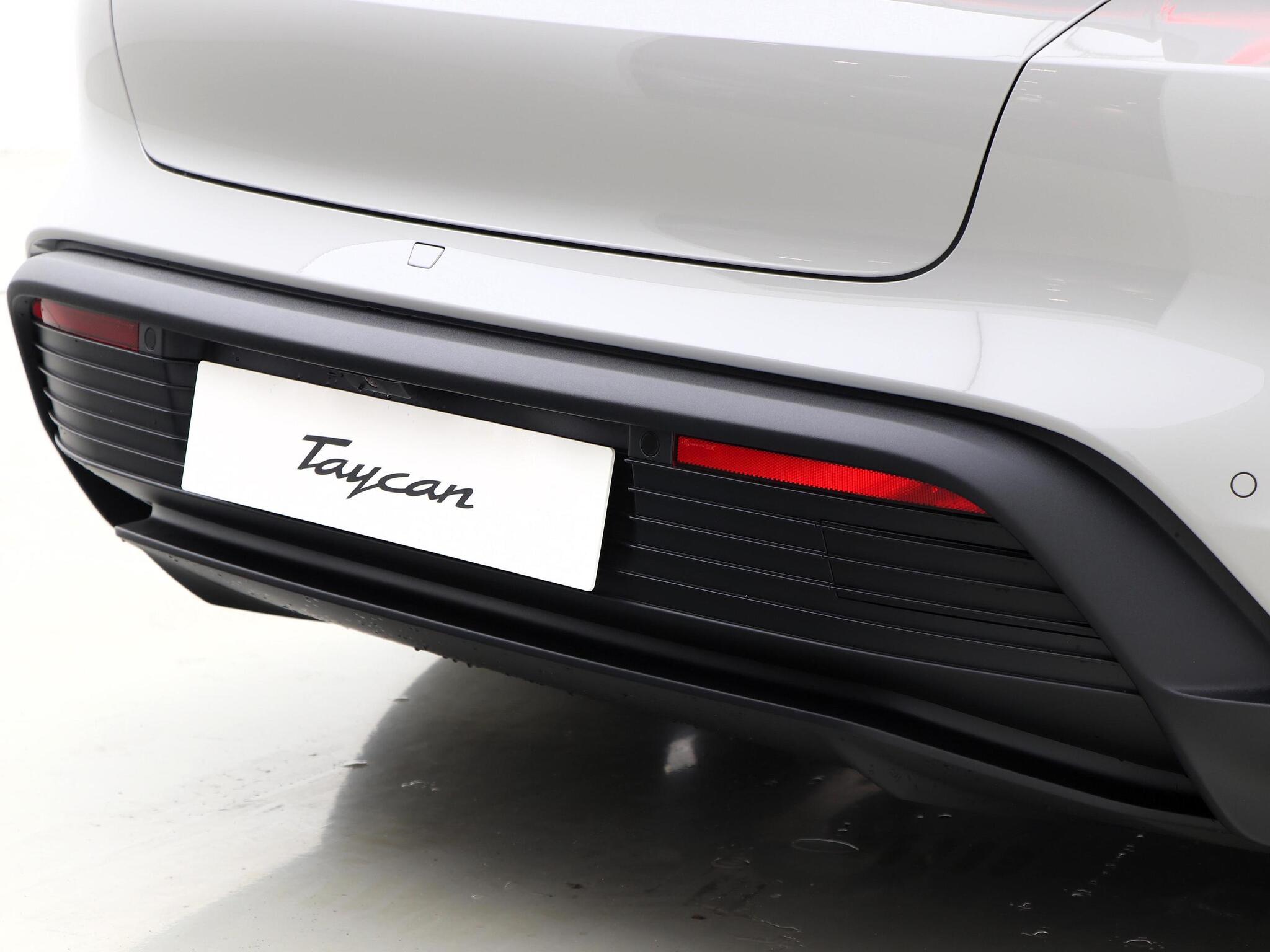 Porsche Taycan view 21